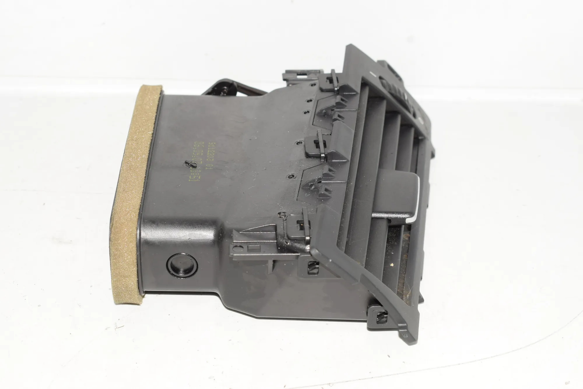 Dashboard Air Vents – OEM 6910731 · BMW 5 (E60) 520 d 2007 – 4