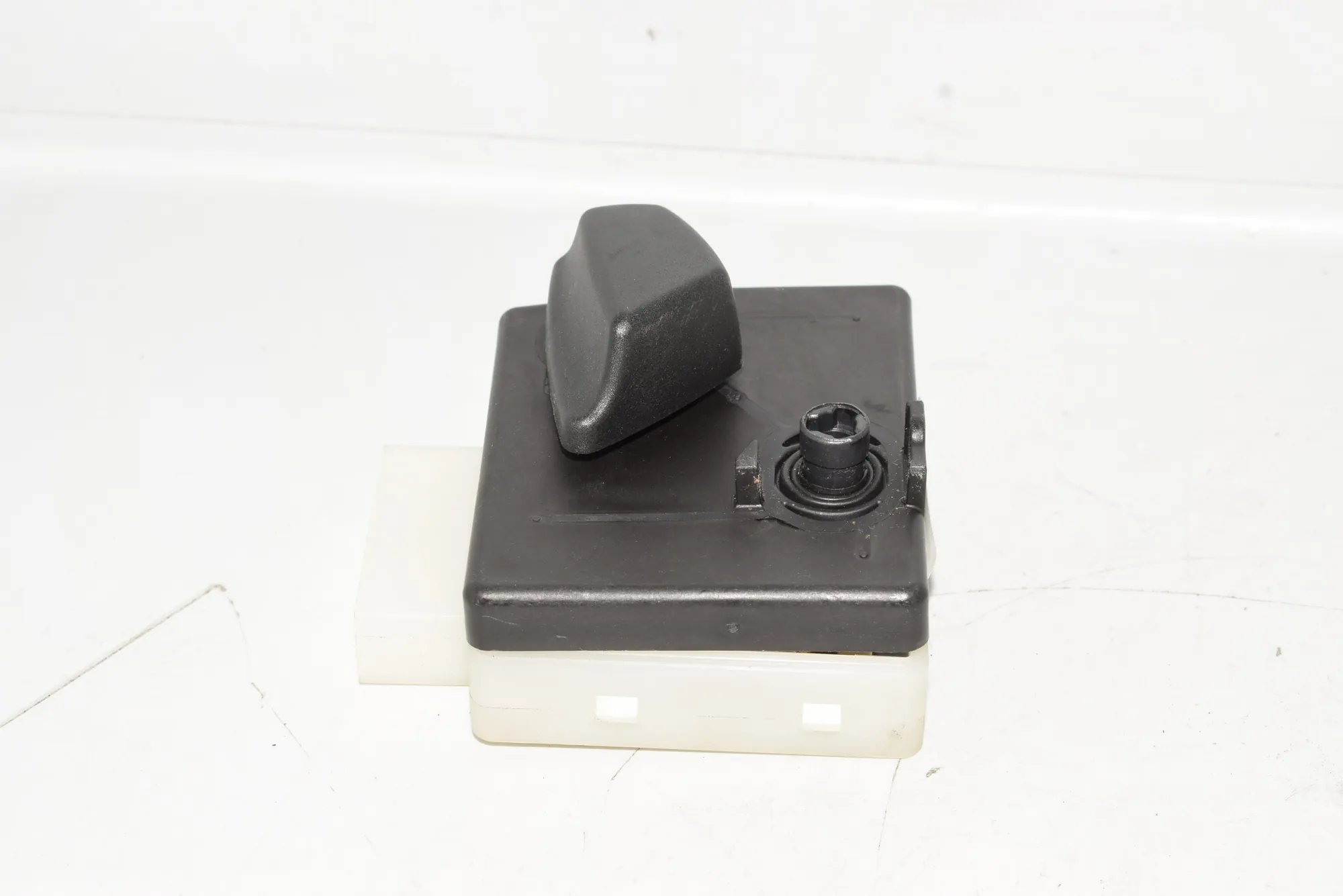 Front Right Seat Control Unit – OEM 6958526 · BMW 5 (E60) 520 d 2007 – 3