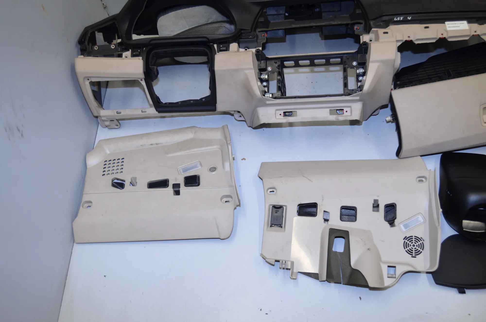 Dashboard – OEM 9218716 · BMW 5 (F10) 525 d 2010 – 4