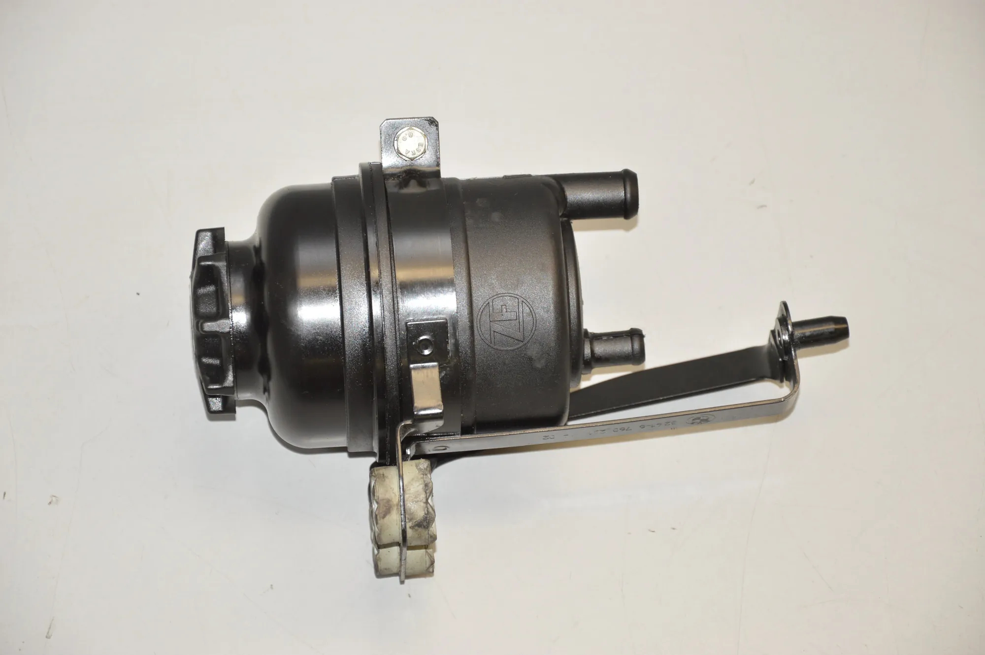 Power Steering Pump Tank – OEM 1097164 · BMW 5 (E60) 520 d 2007