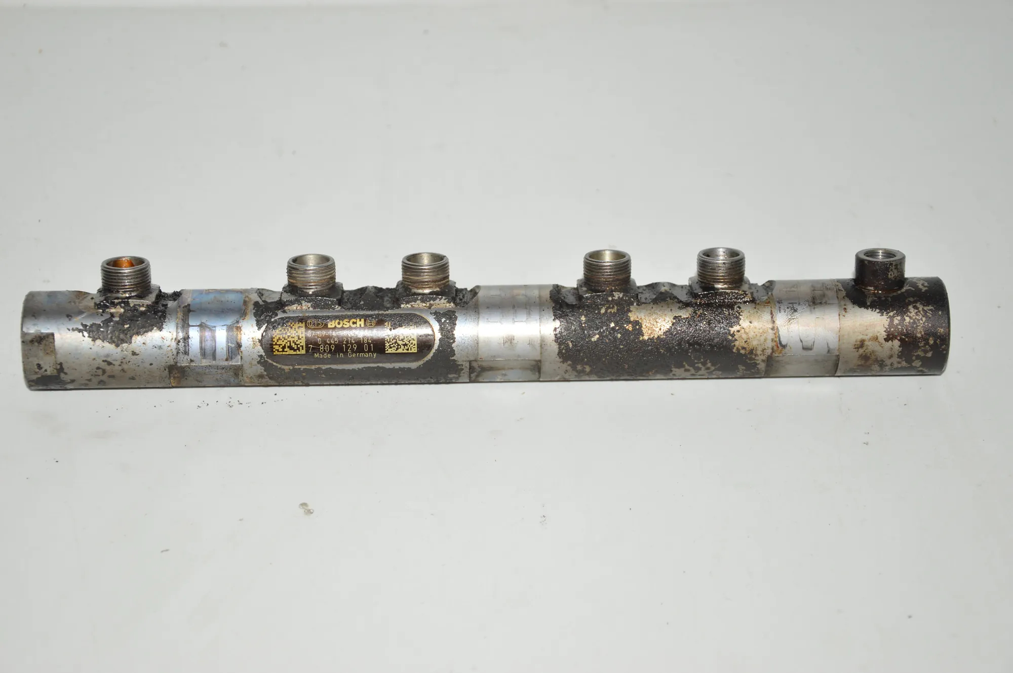 Fuel Rail – OEM 7809129 · BMW 5 (E60) 520 d 2007 – 6