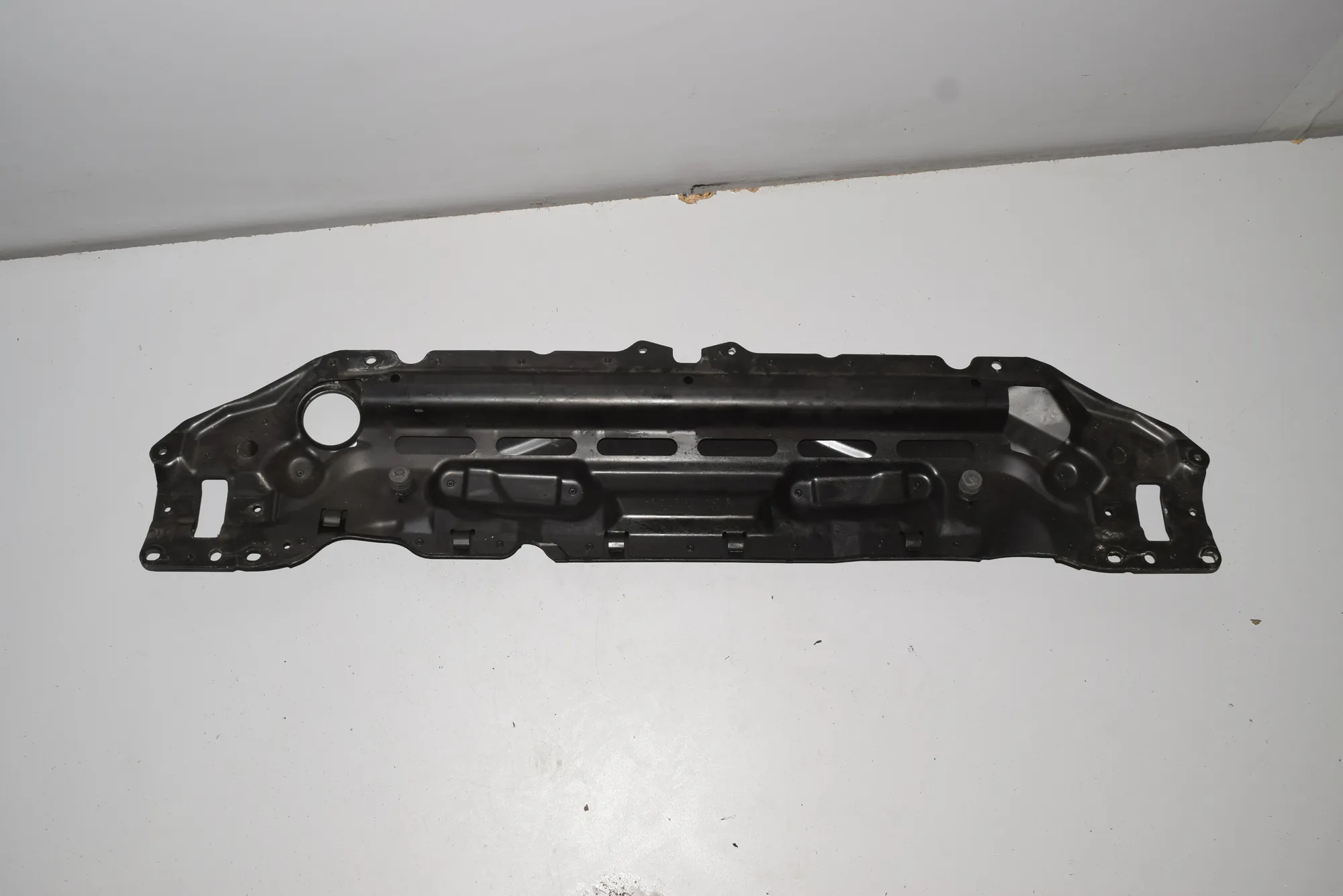 Slam Panel Frame Upper Part – OEM 7033741 · BMW 5 (E60) 520 d 2007 – 2