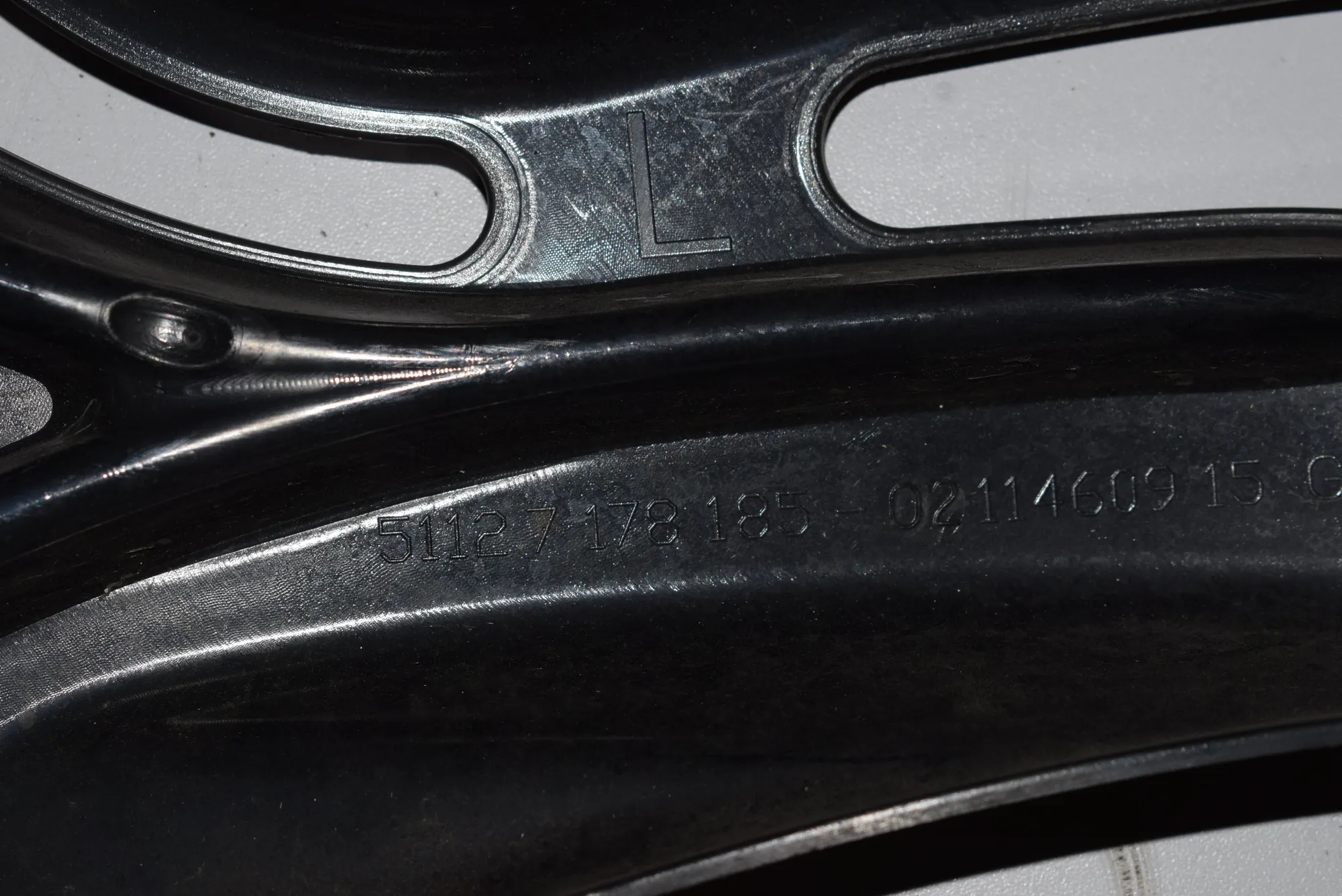 Front Left Bumper Bracket – OEM 7178185 · BMW 5 (E60) 520 d 2007 – 3