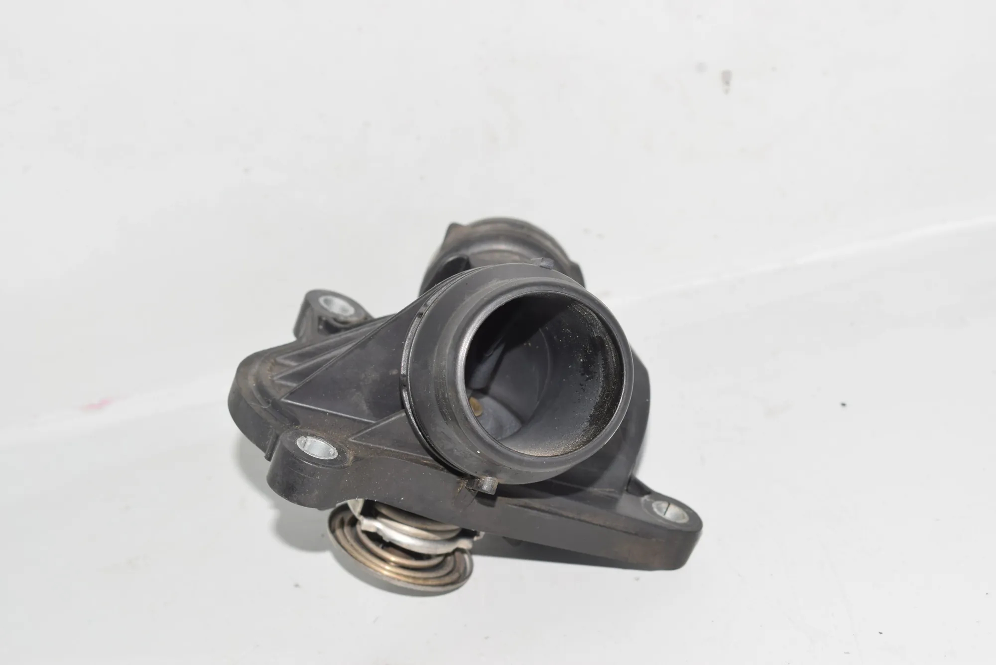 Thermostat – OEM 2248038 · BMW 3 Coupe (E92) 330 d 2007 – 3