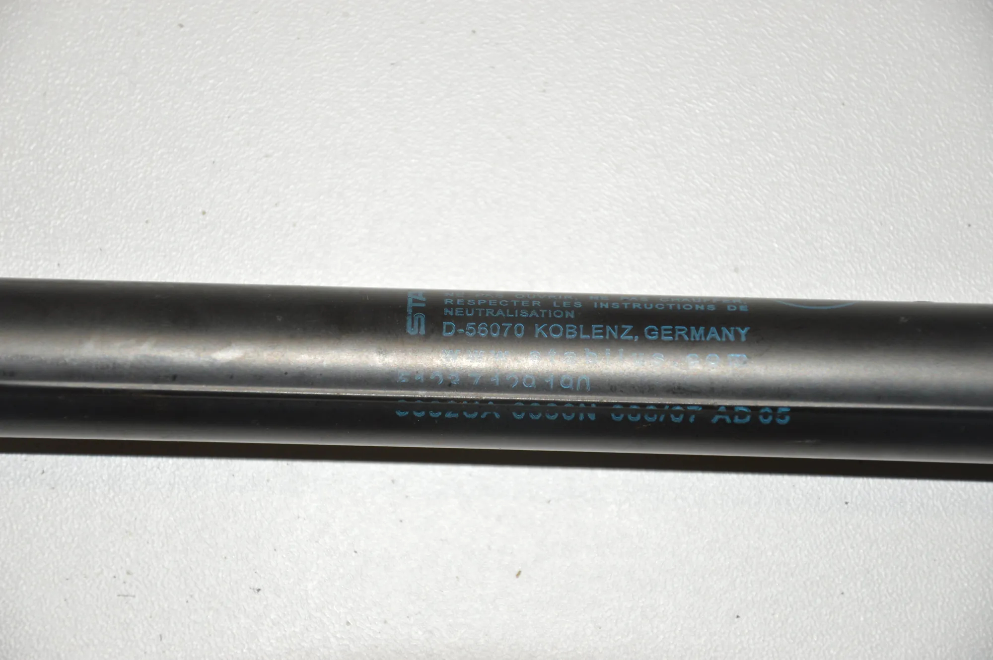 Front Right Bonnet Strut – OEM 7129190 · BMW 3 Coupe (E92) 330 d 2007 – 2