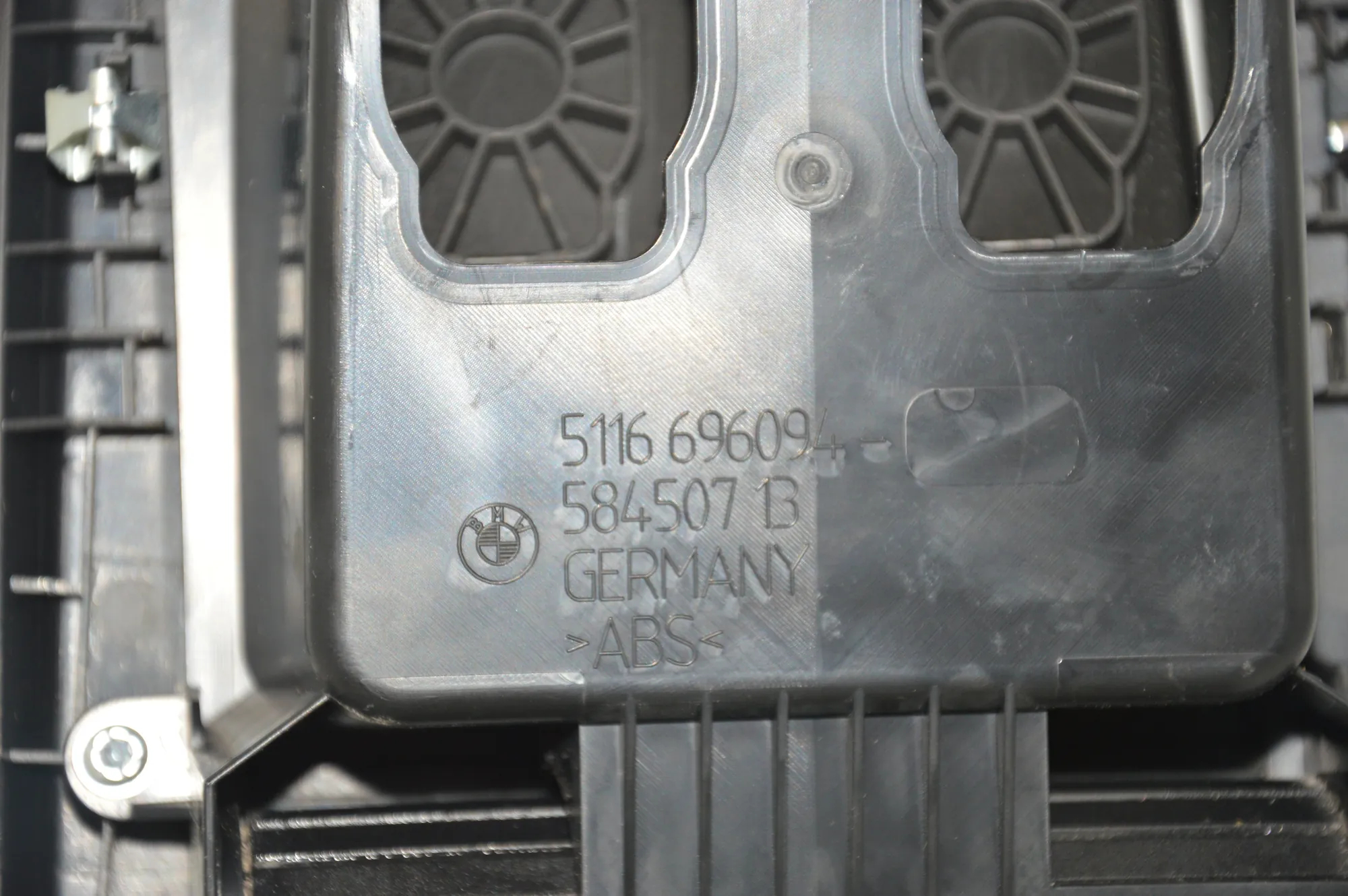 Other Interior Parts – OEM 5116696 · BMW 3 Coupe (E92) 330 d 2007 – 4