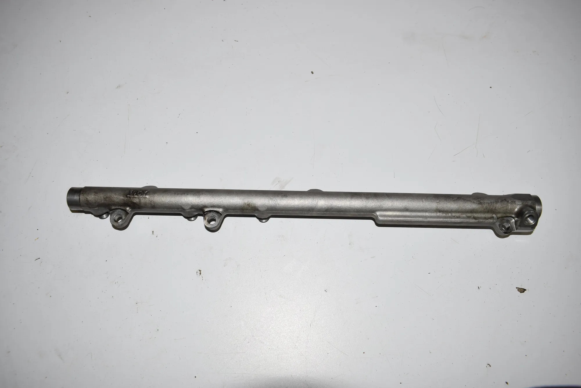 Fuel Rail – OEM 7795514 · BMW 3 Coupe (E92) 330 d 2007 – 3