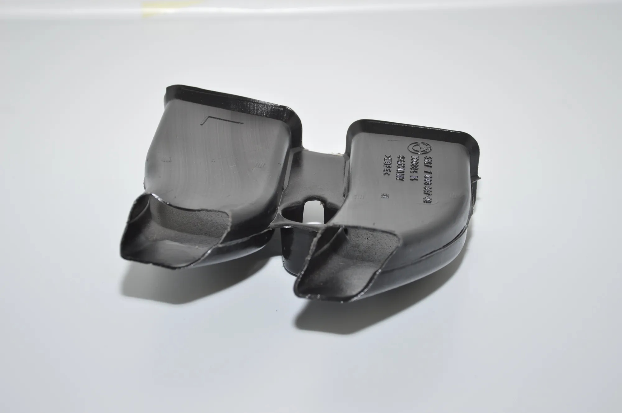 Other Interior Parts – OEM 7008957 · BMW 6 Cabrio (E64) 2005 – 3