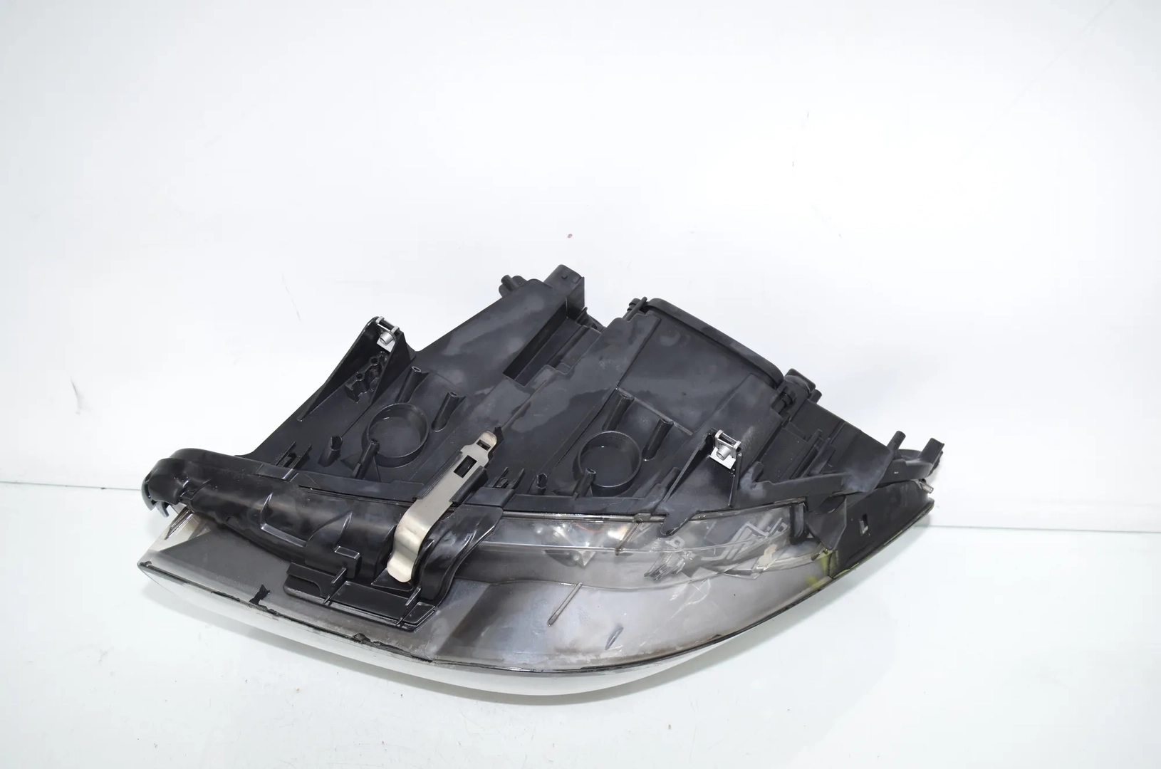Front Right Headlight – OEM 7203240 · BMW 5 (F10) 525 d 2010 – 4