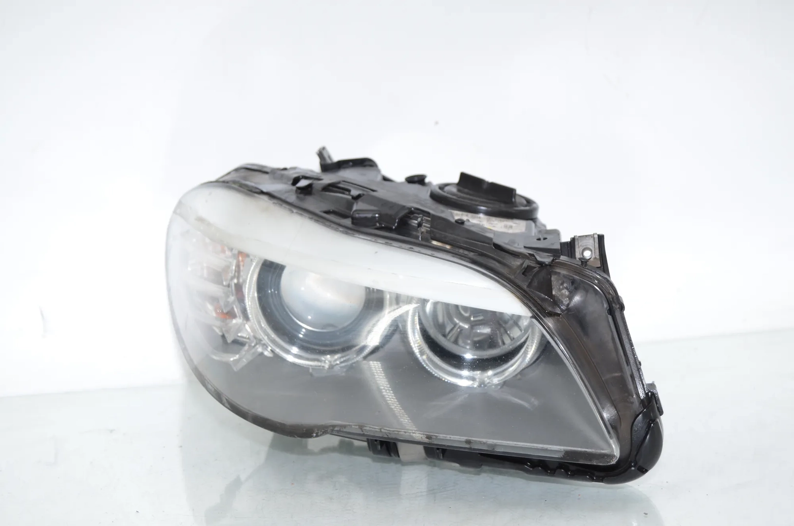 Front Right Headlight – OEM 7203240 · BMW 5 (F10) 525 d 2010 – 2