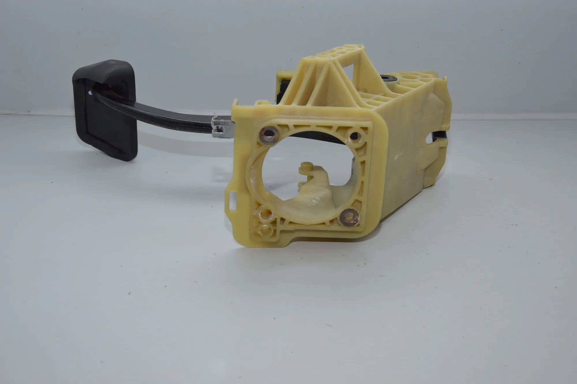 Brake Pedal – OEM 6769224 · BMW 6 Cabrio (E64) 2005 – 4