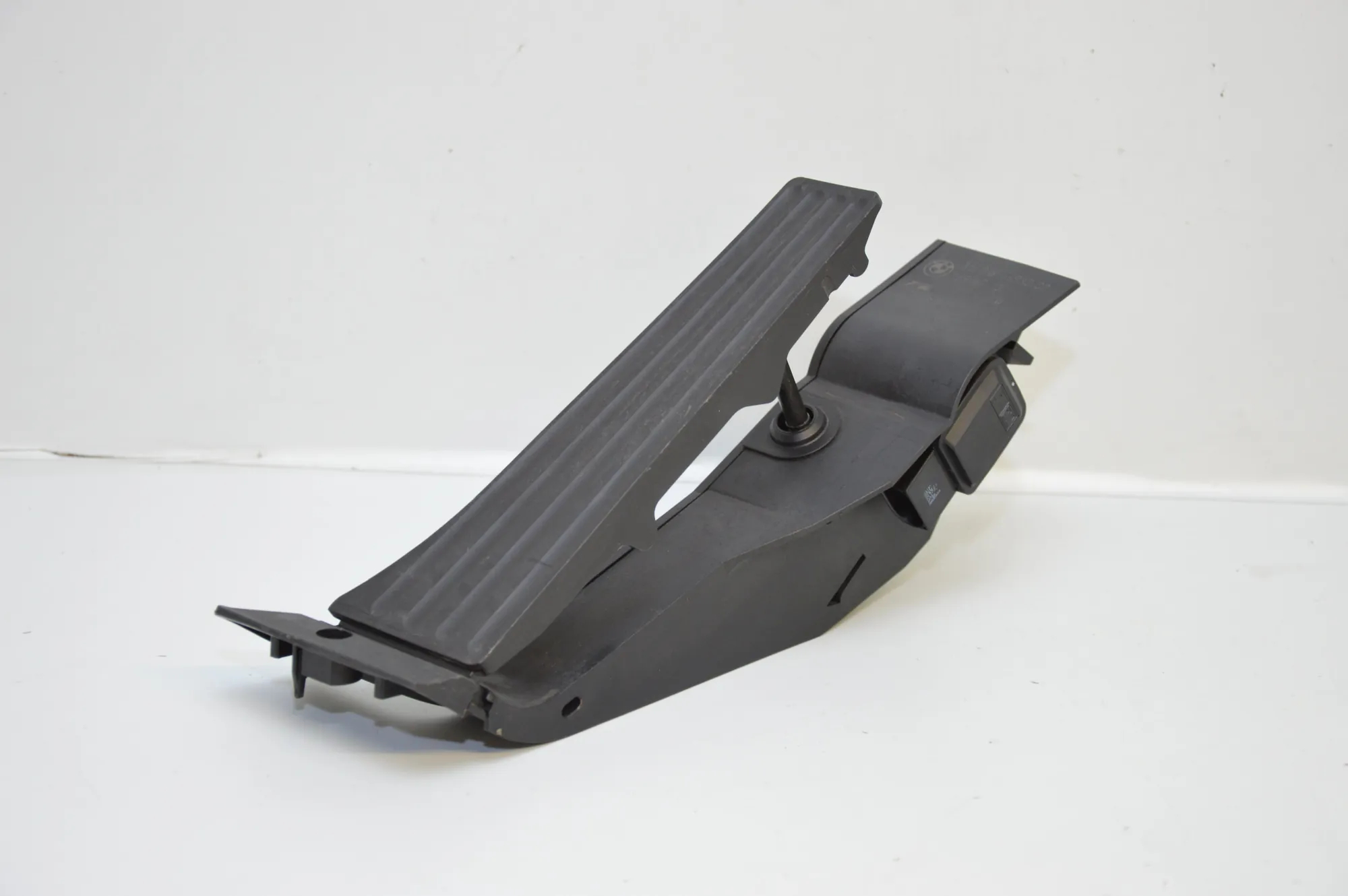 Throttle Pedal – OEM 6766930 · BMW 6 Cabrio (E64) 2005 – 7
