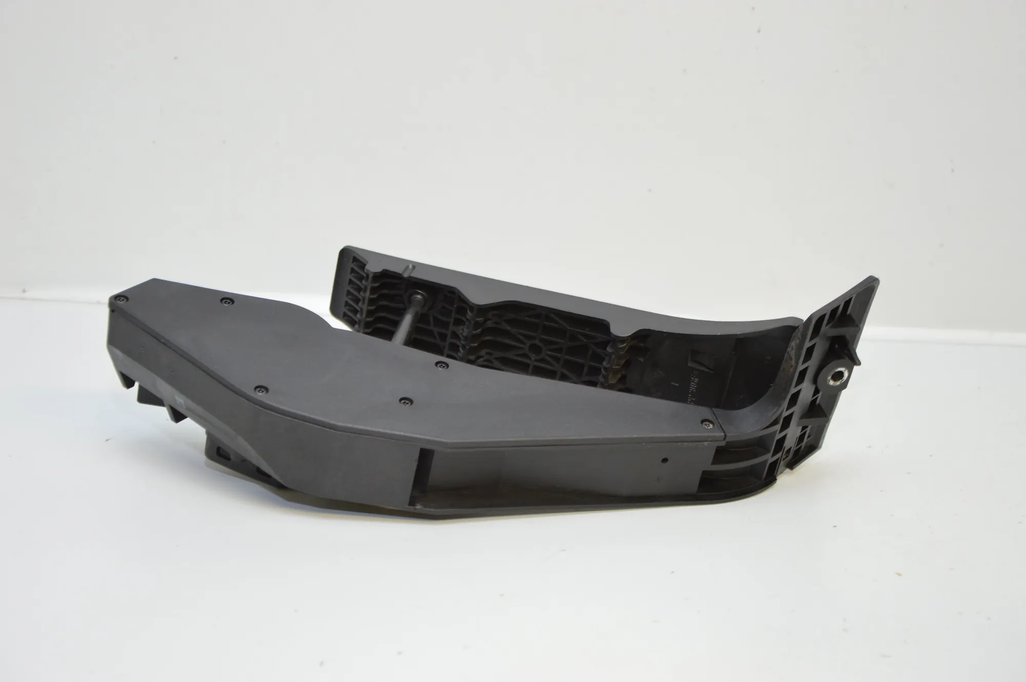 Throttle Pedal – OEM 6766930 · BMW 6 Cabrio (E64) 2005 – 4