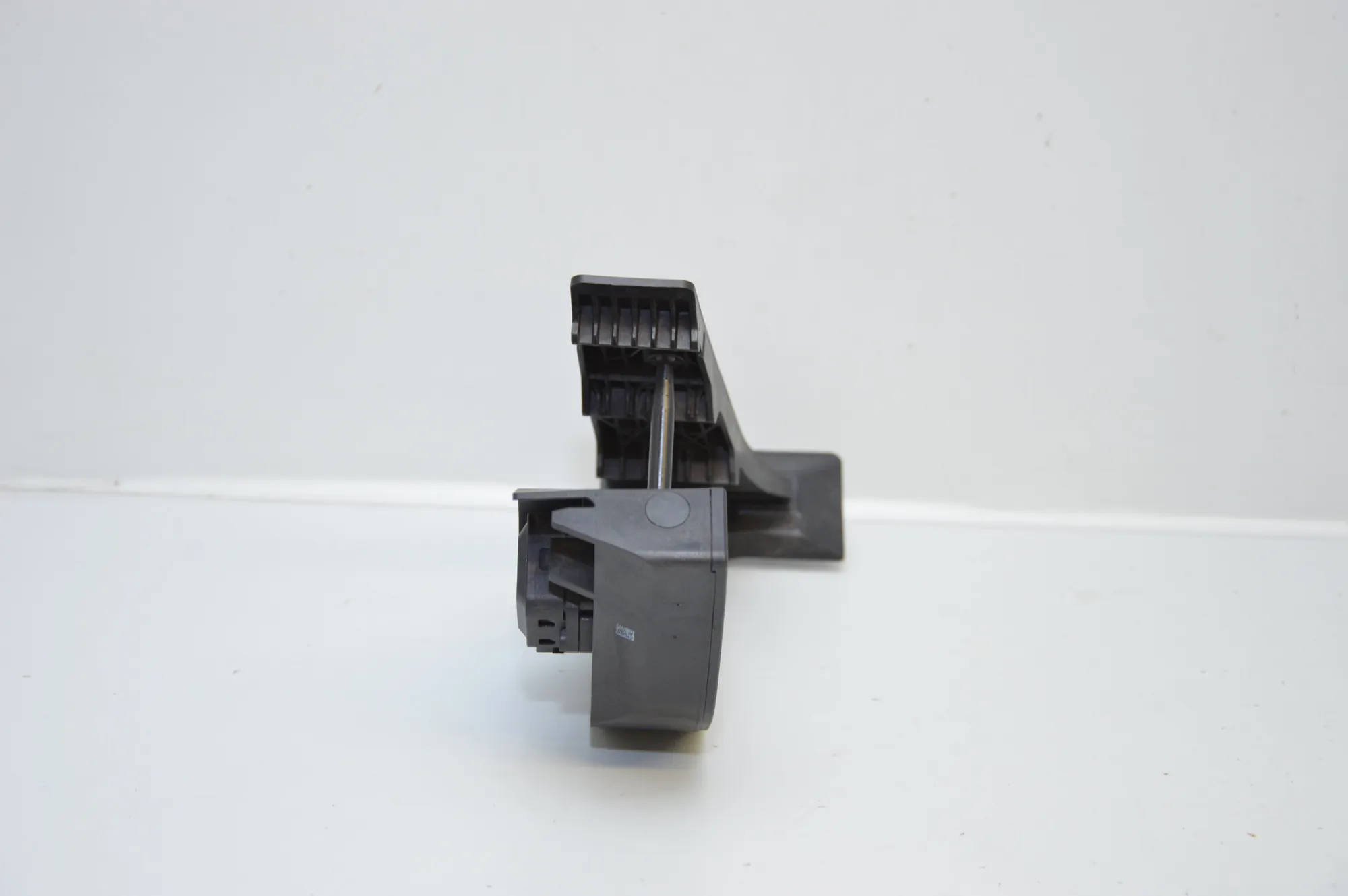 Throttle Pedal – OEM 6766930 · BMW 6 Cabrio (E64) 2005 – 2
