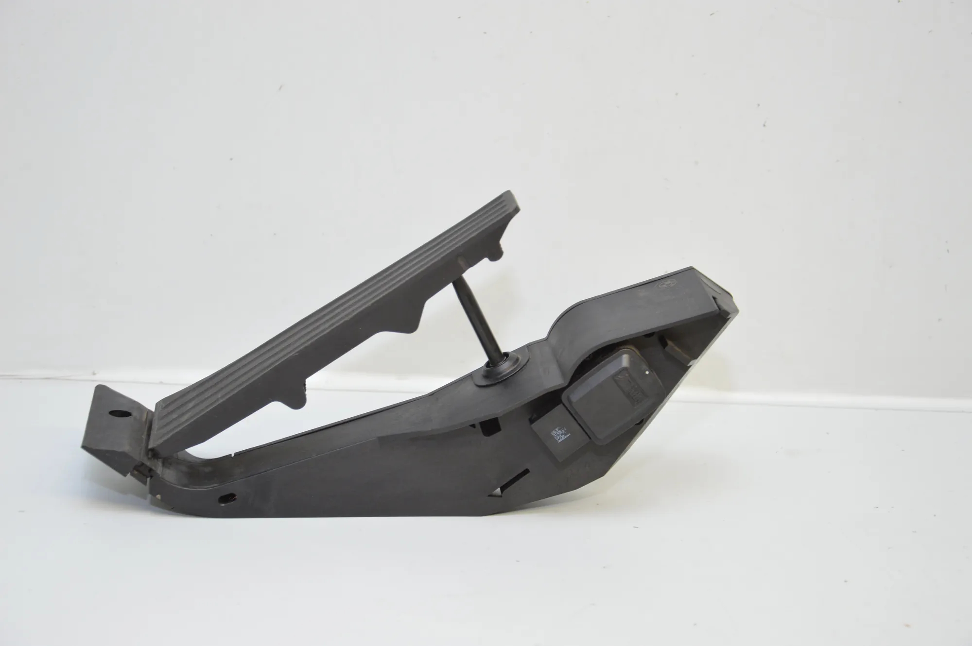 Throttle Pedal – OEM 6766930 · BMW 6 Cabrio (E64) 2005
