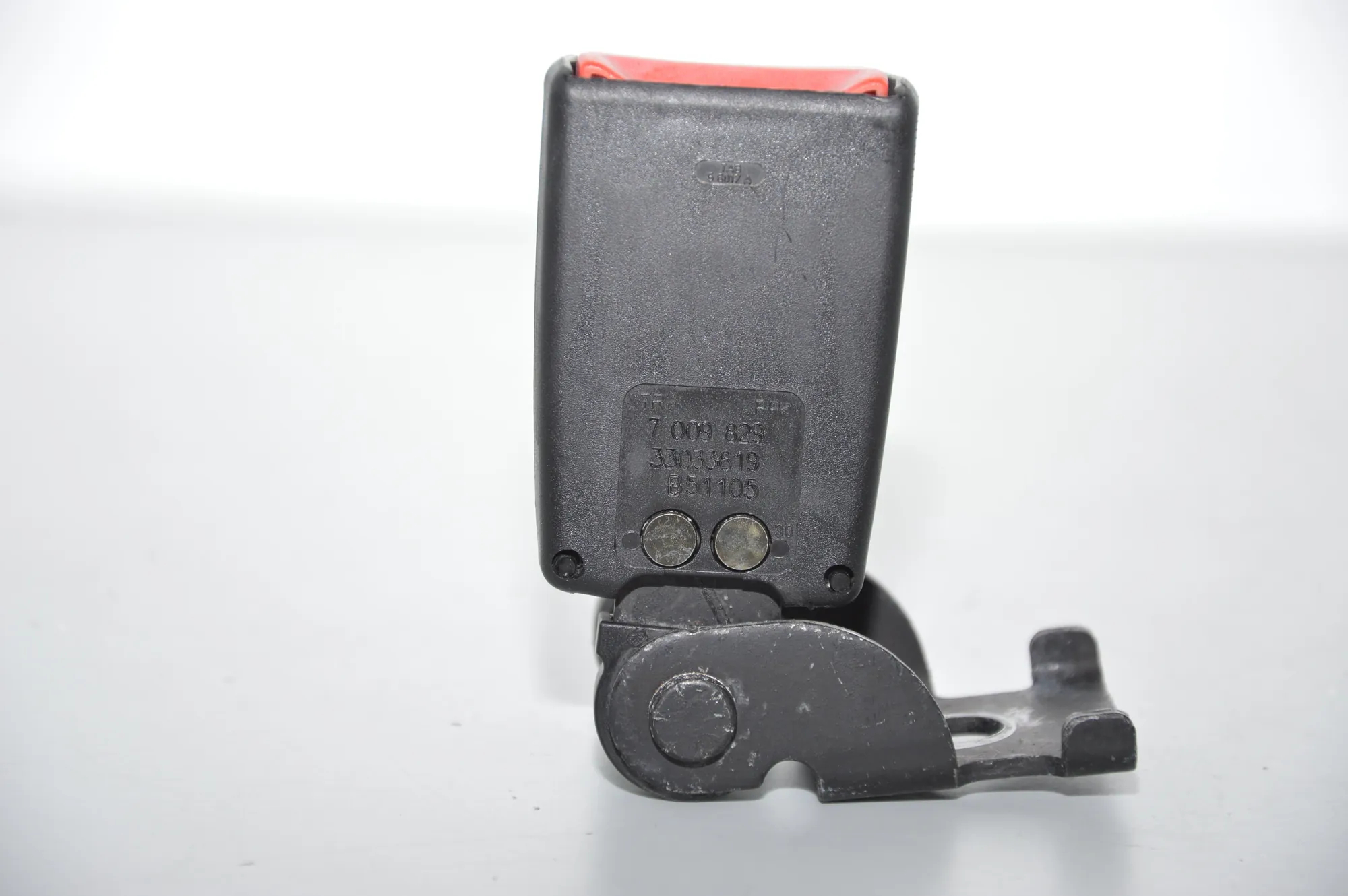 Rear Left Seat Buckle – OEM 7009829 · BMW 6 Cabrio (E64) 2005 – 5