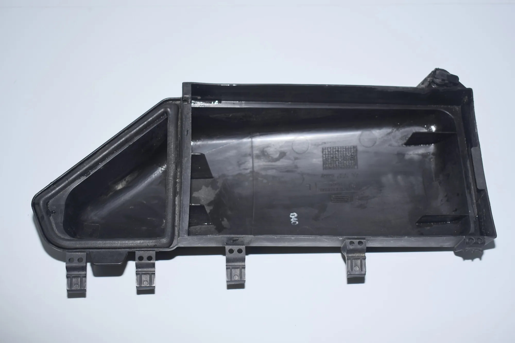 Air Filter Box – OEM 6950936 · BMW 6 Cabrio (E64) 2005 – 7