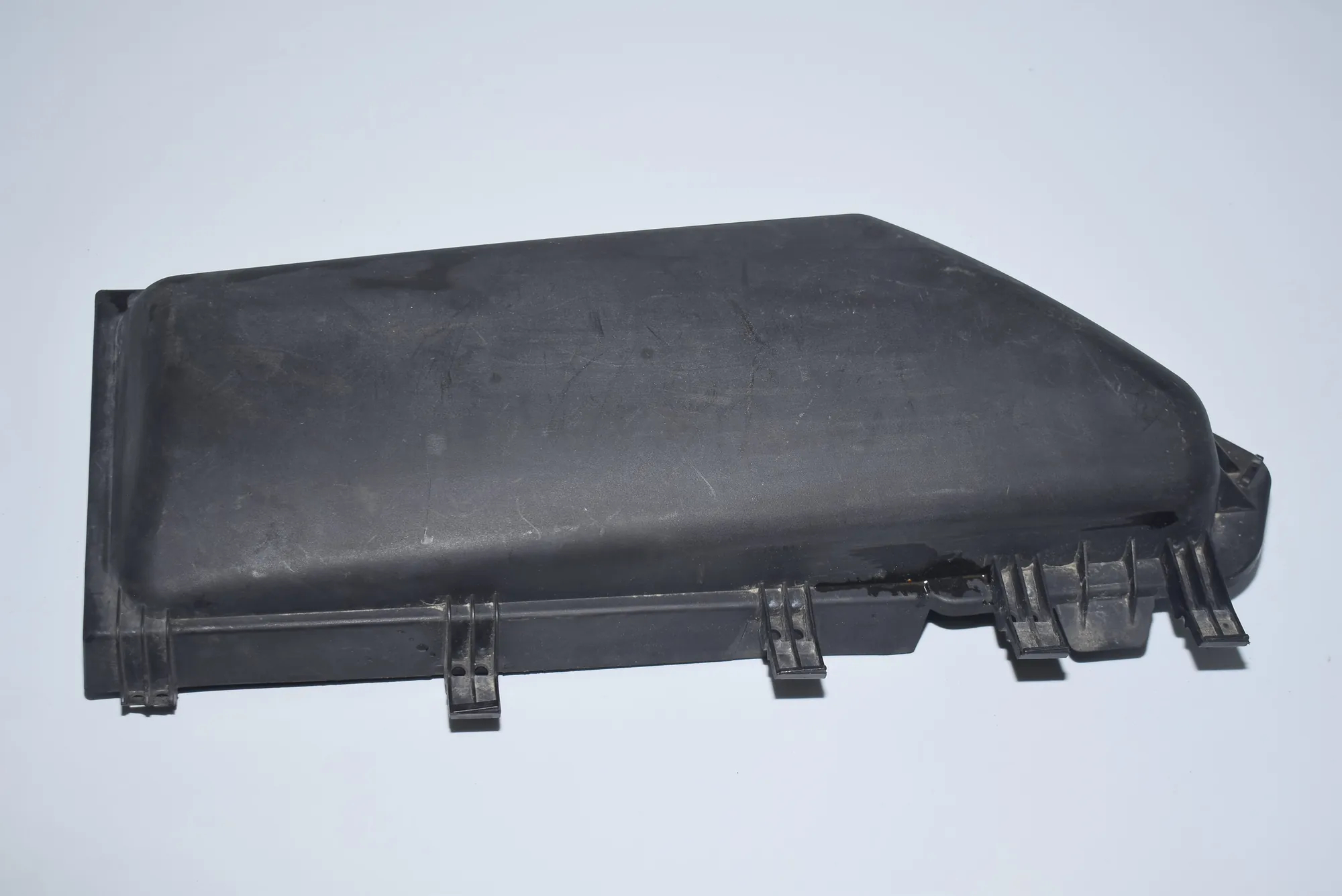 Air Filter Box – OEM 6950936 · BMW 6 Cabrio (E64) 2005 – 9