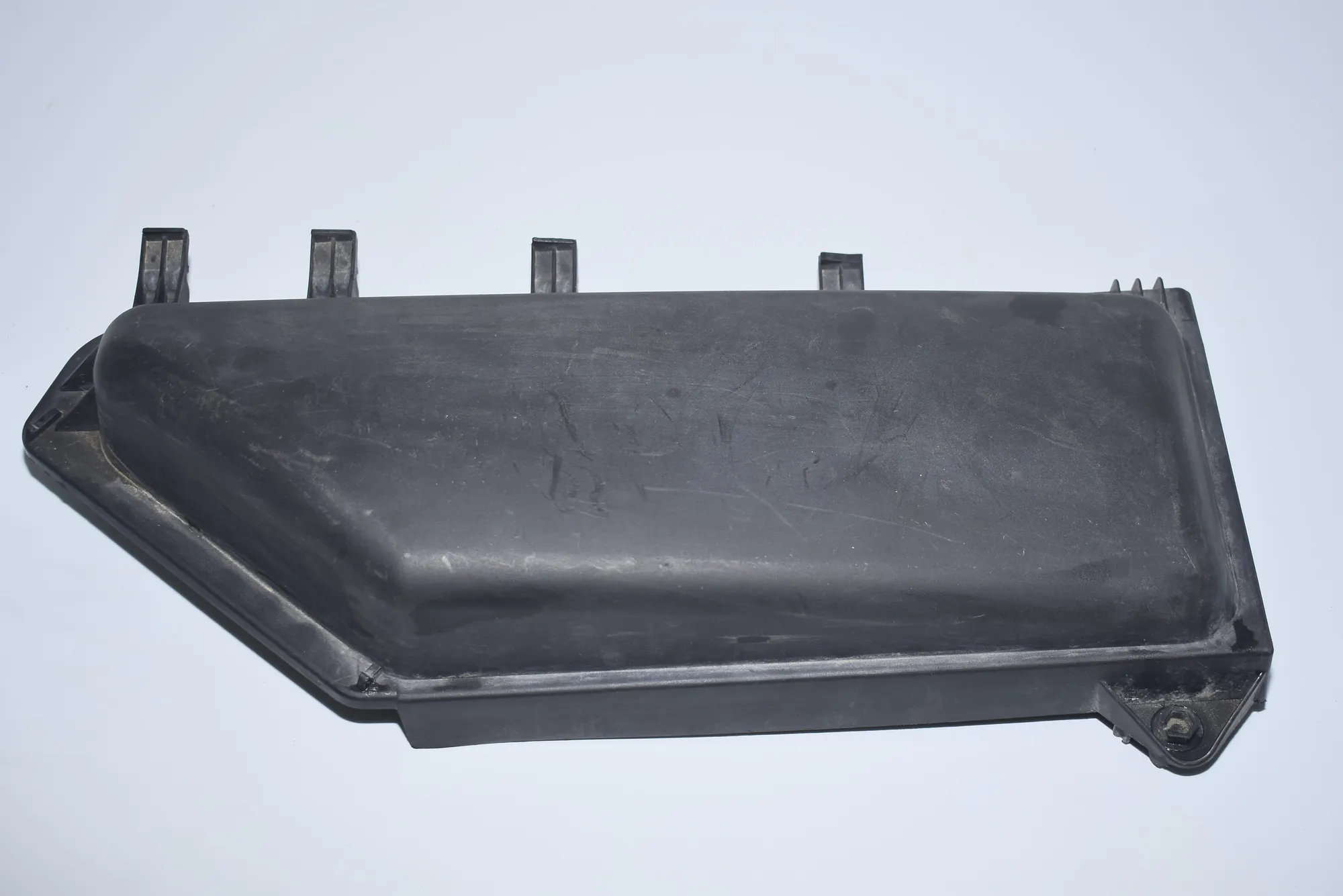 Air Filter Box – OEM 6950936 · BMW 6 Cabrio (E64) 2005 – 10