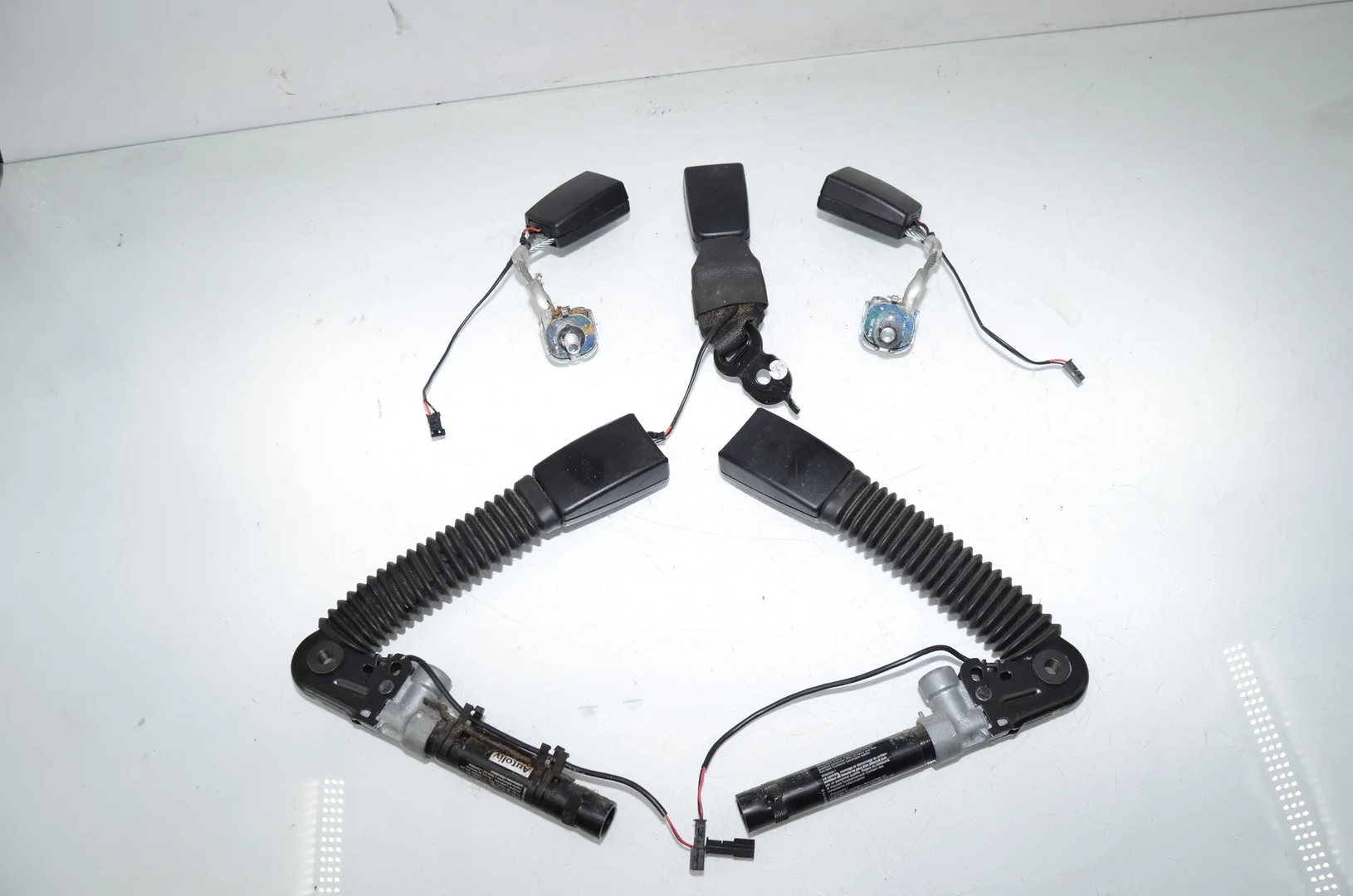 Front Right Seat Buckle – OEM 6157964 · BMW 5 (F10) 525 d 2010 – 4