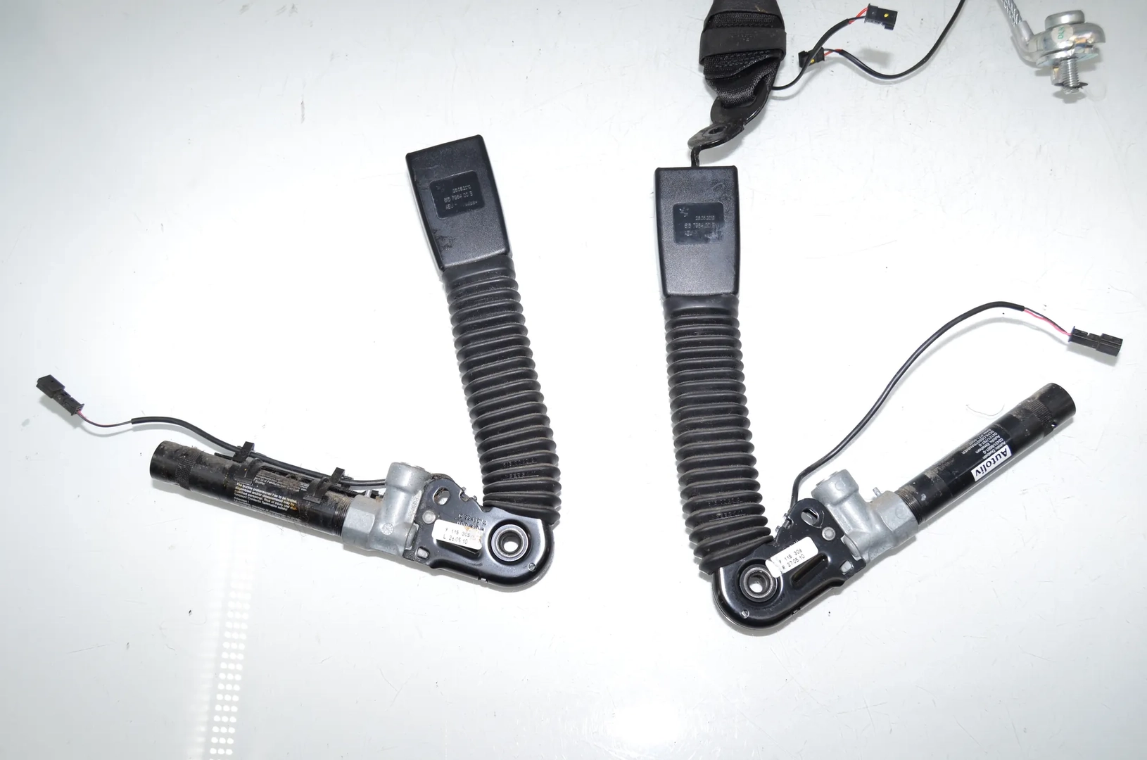 Front Right Seat Buckle – OEM 6157964 · BMW 5 (F10) 525 d 2010 – 3