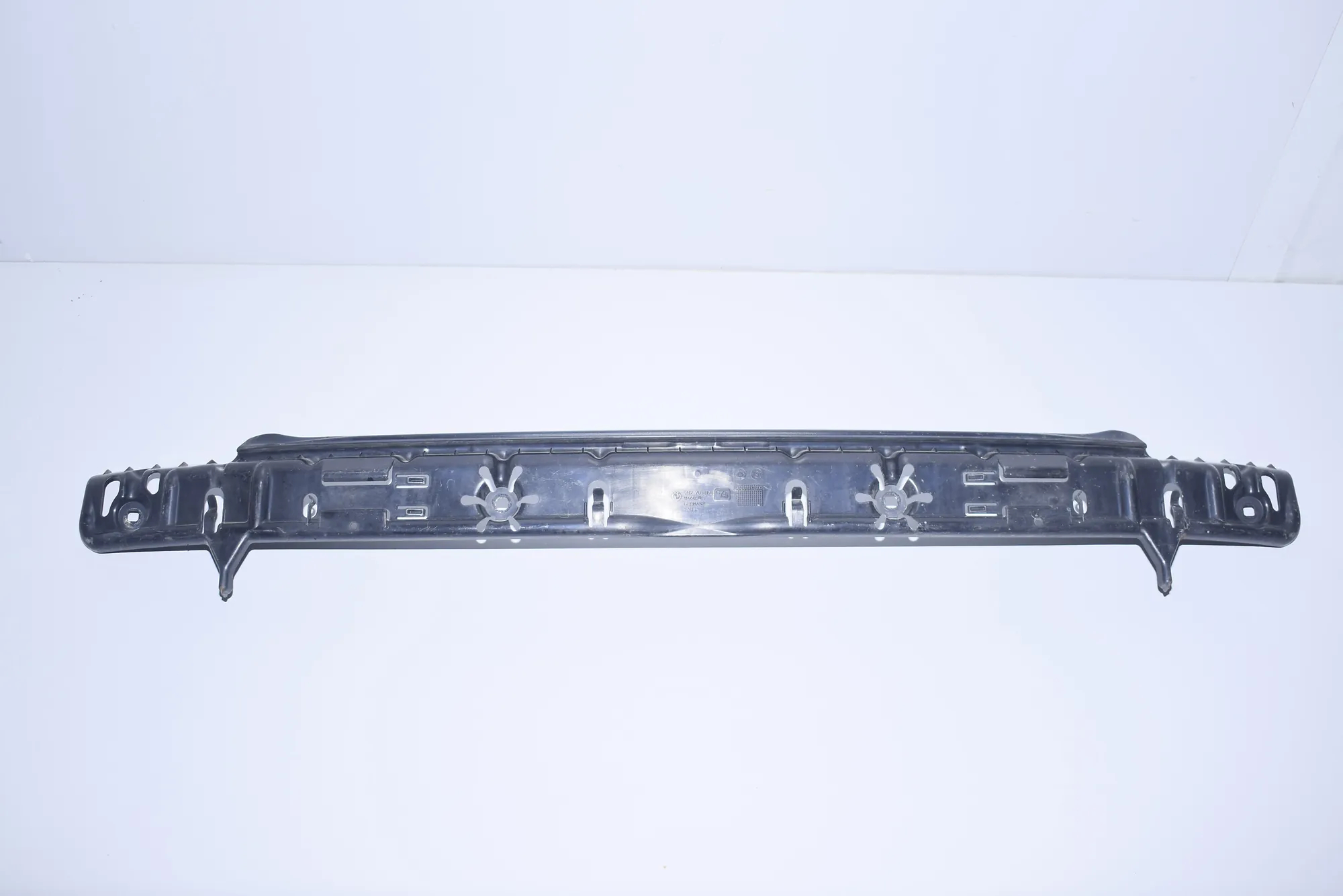 Rear Bumper Middle Bracket – OEM 7038195 · BMW 6 Cabrio (E64) 2005