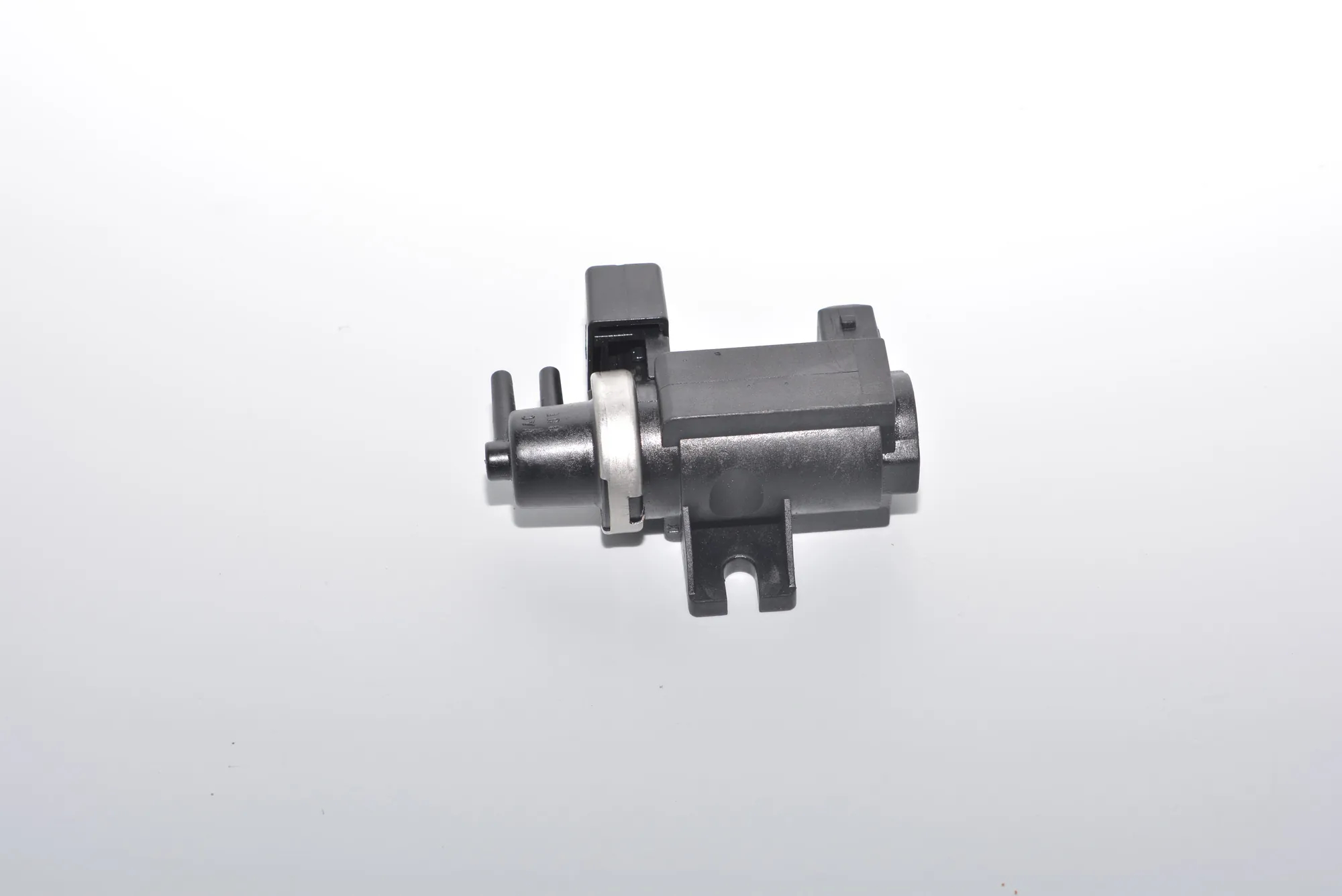 Solenoid Valve – OEM 2247906 · BMW 5 (E39) BMW 5 (E39) 530 d 2000