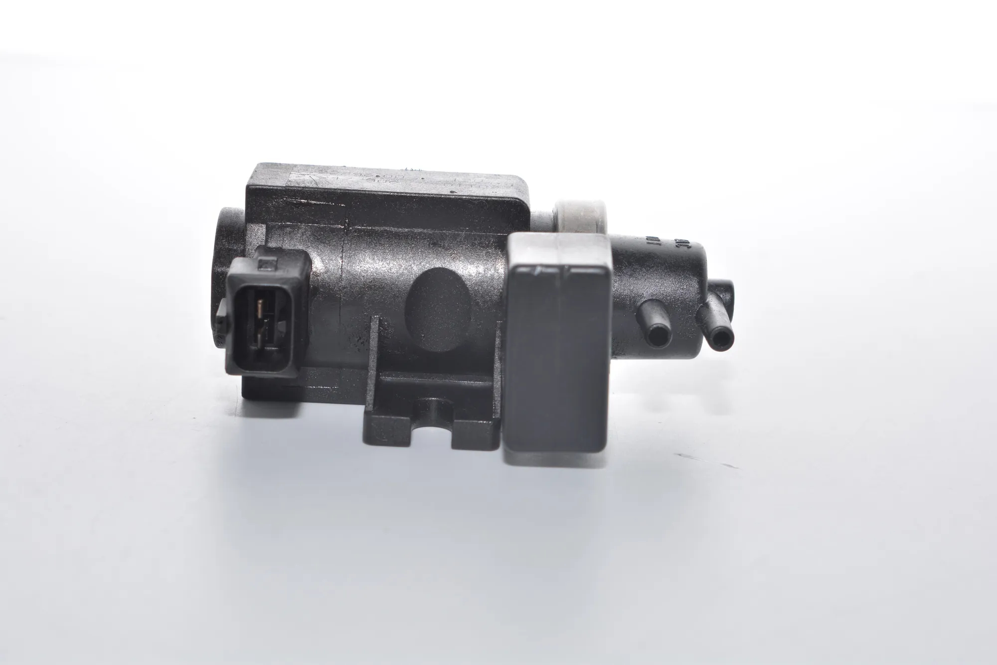 Solenoid Valve – OEM 2247906 · BMW 5 (E39) BMW 5 (E39) 530 d 2000 – 3