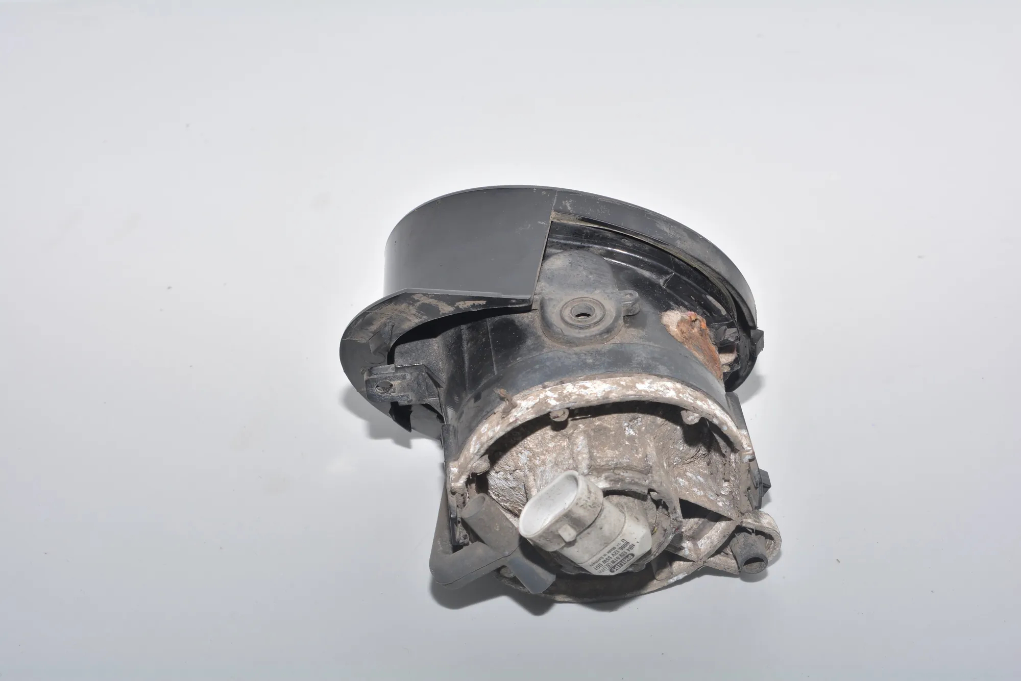 Front Left Fog Light – OEM NA · BMW 5 (E39) BMW 5 (E39) 2001 – 4