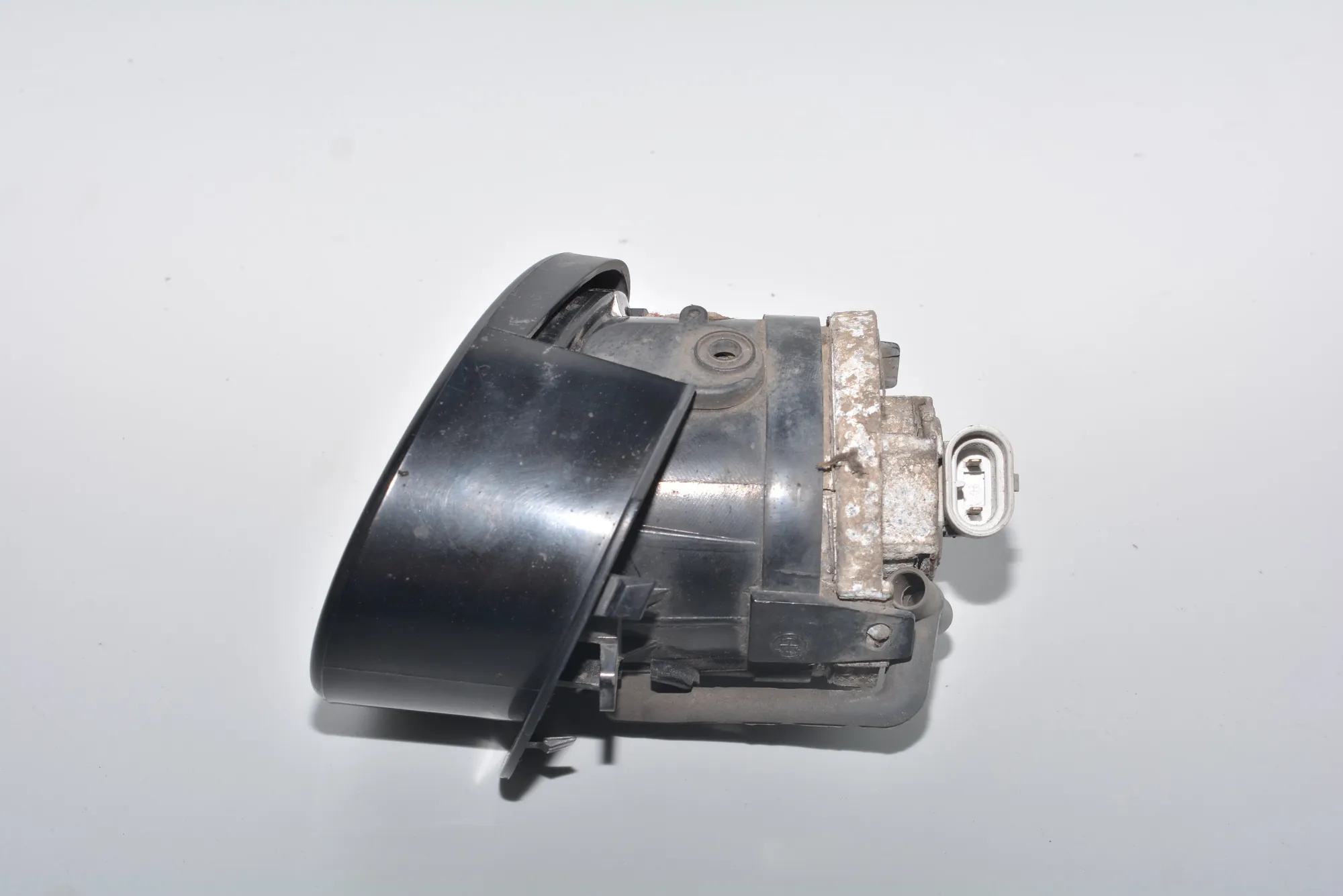 Front Left Fog Light – OEM NA · BMW 5 (E39) BMW 5 (E39) 2001 – 3