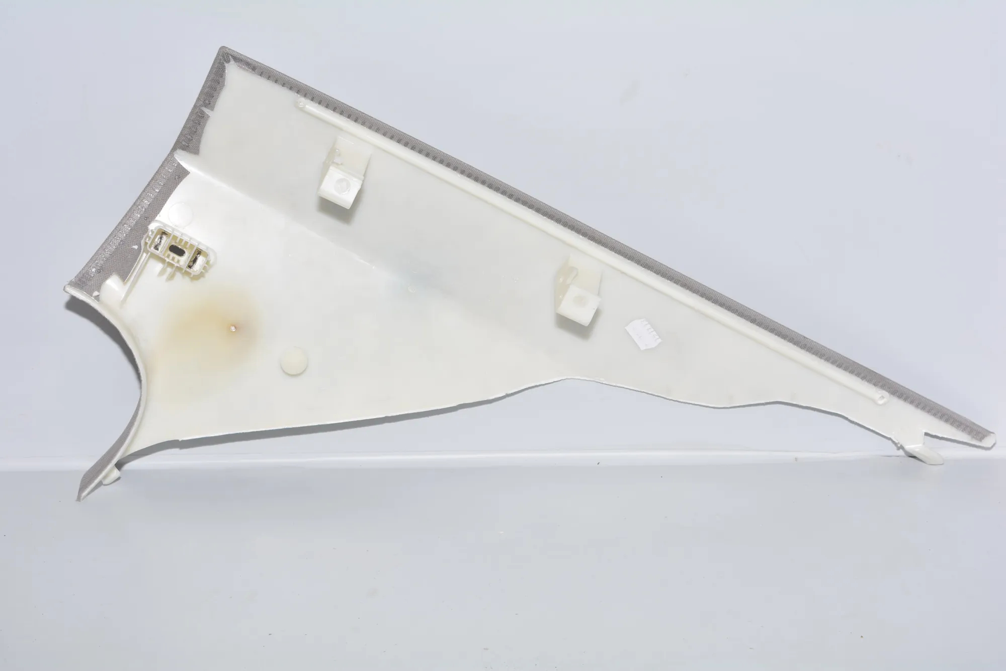 Rear Left Pillar Trim – OEM 9114147 · BMW 7 (F01, F02) BMW 7 (F01, F02) 2014 – 2