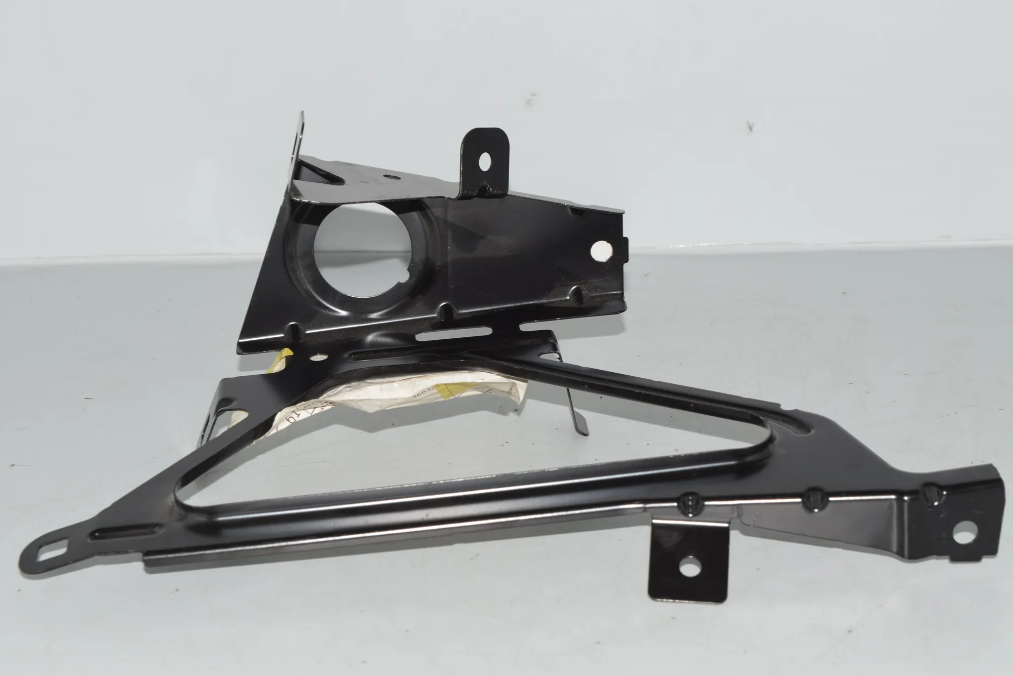Front Right Bumper Bracket – OEM 7207186 · BMW 7 (F01, F02) BMW 7 (F01, F02) 2016 – 5