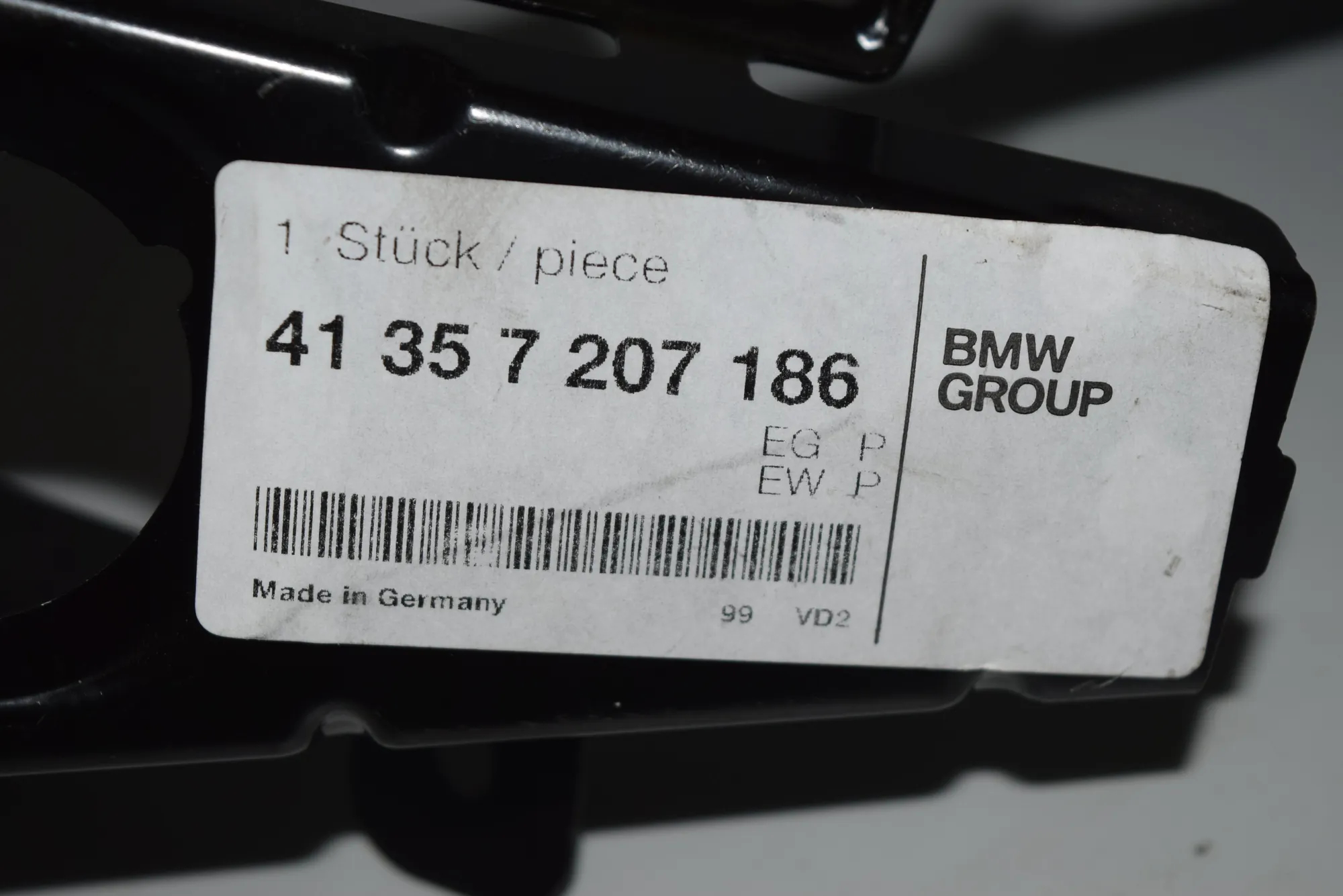 Front Right Bumper Bracket – OEM 7207186 · BMW 7 (F01, F02) BMW 7 (F01, F02) 2016 – 4