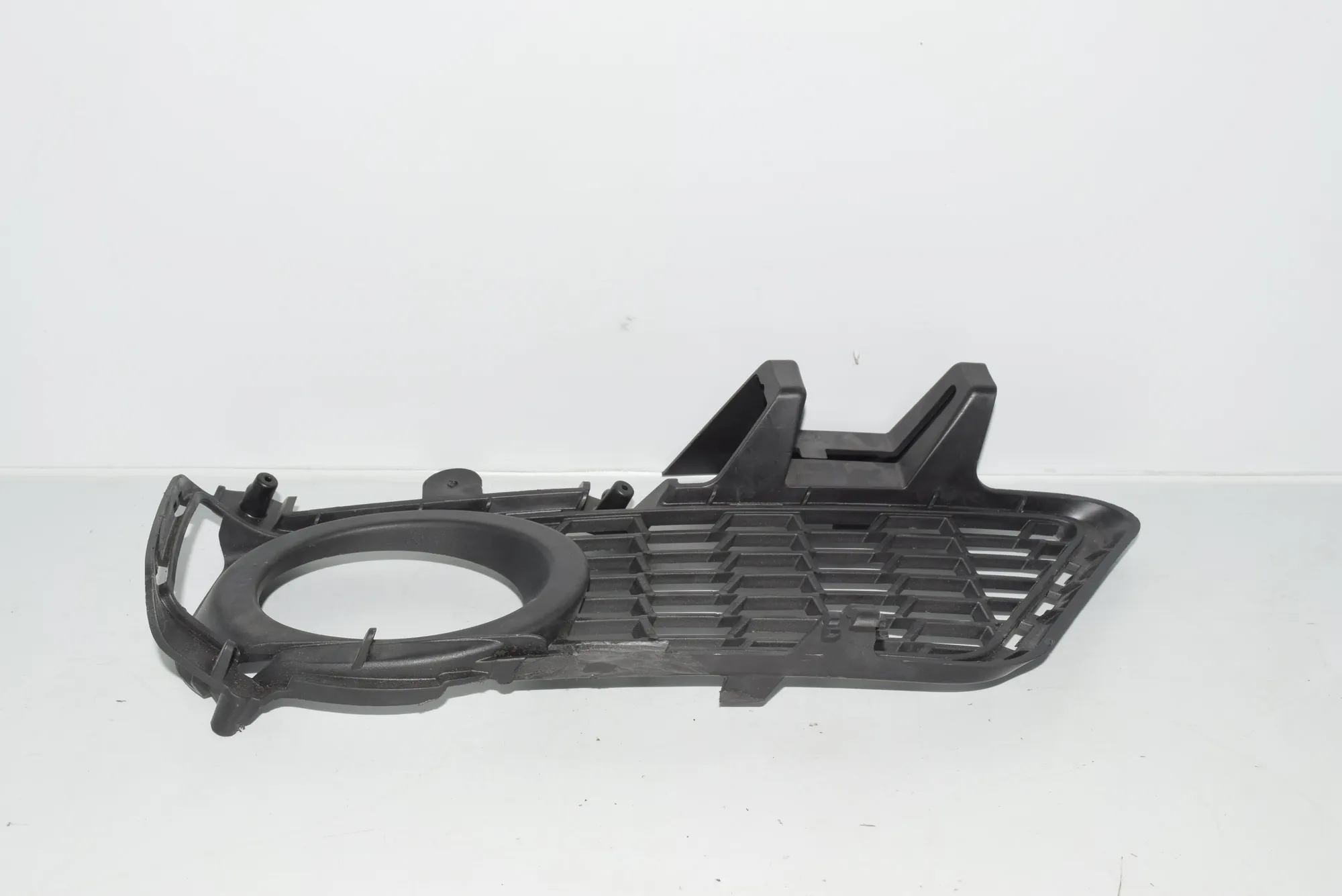 Front Left Grill – OEM 8062631 · BMW 3 (F30, F80) BMW 3 (F30, F80) 2015 – 4