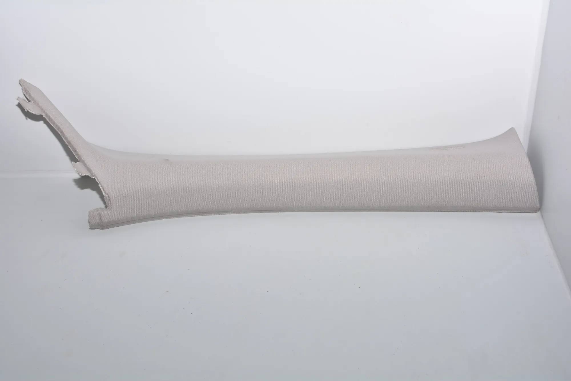 Front Right A Pillar Trim – OEM 7112736 · BMW 7 (F01, F02) BMW 7 (F01, F02) 2014
