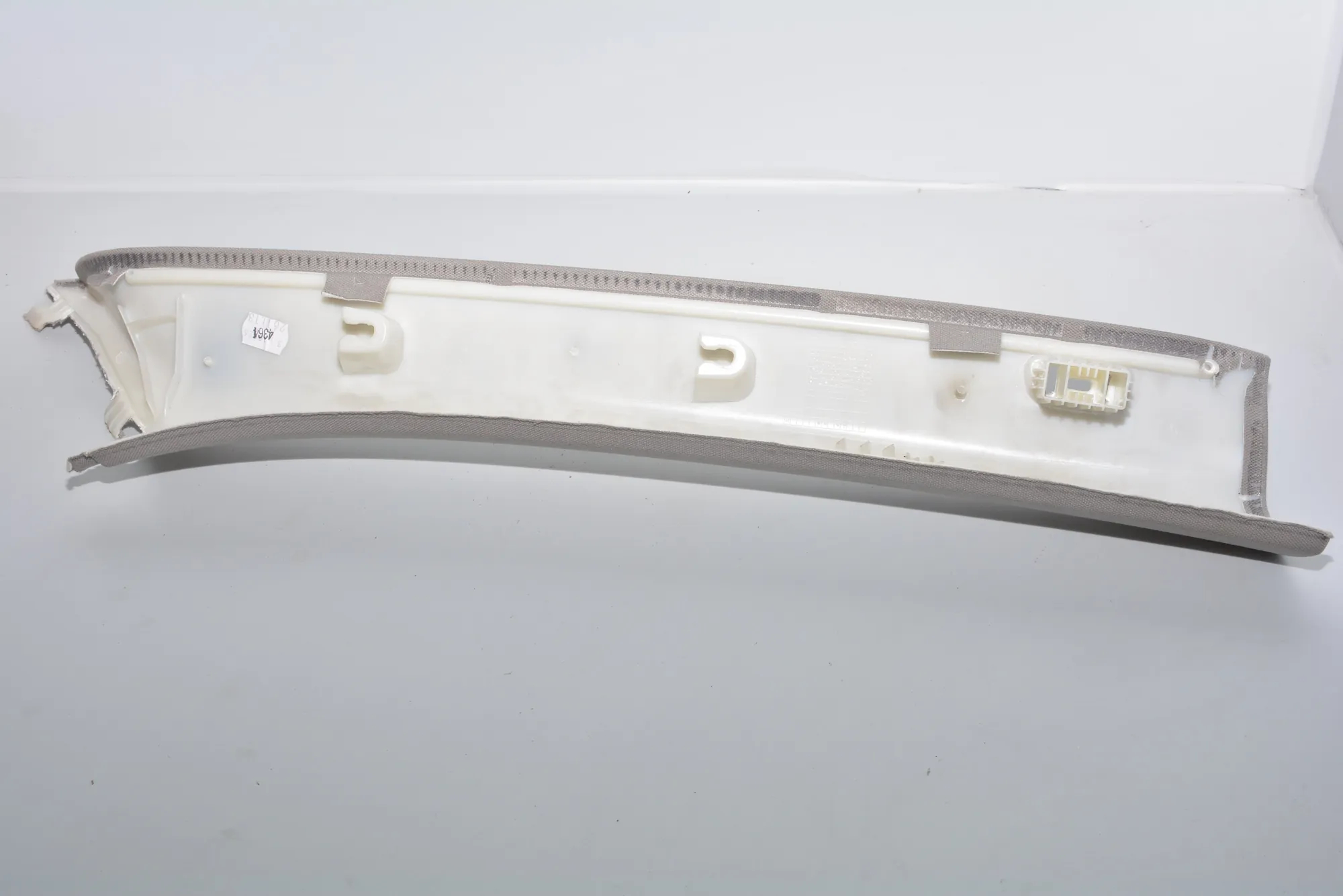 Front Left A Pillar Trim – OEM 7112735 · BMW 7 (F01, F02) BMW 7 (F01, F02) 2014 – 2