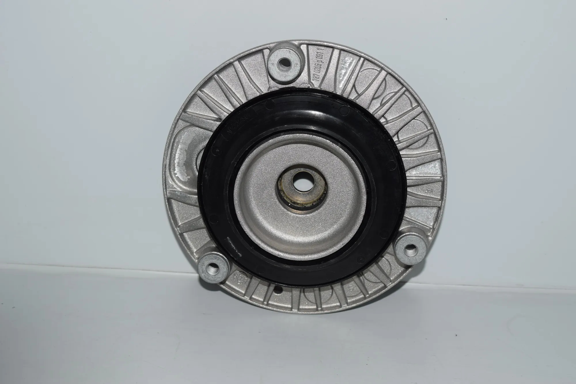 Front Left Shock Absorber Bracket – OEM 7870005 · BMW 3 (F30, F80) BMW 3 (F30, F80) 2012
