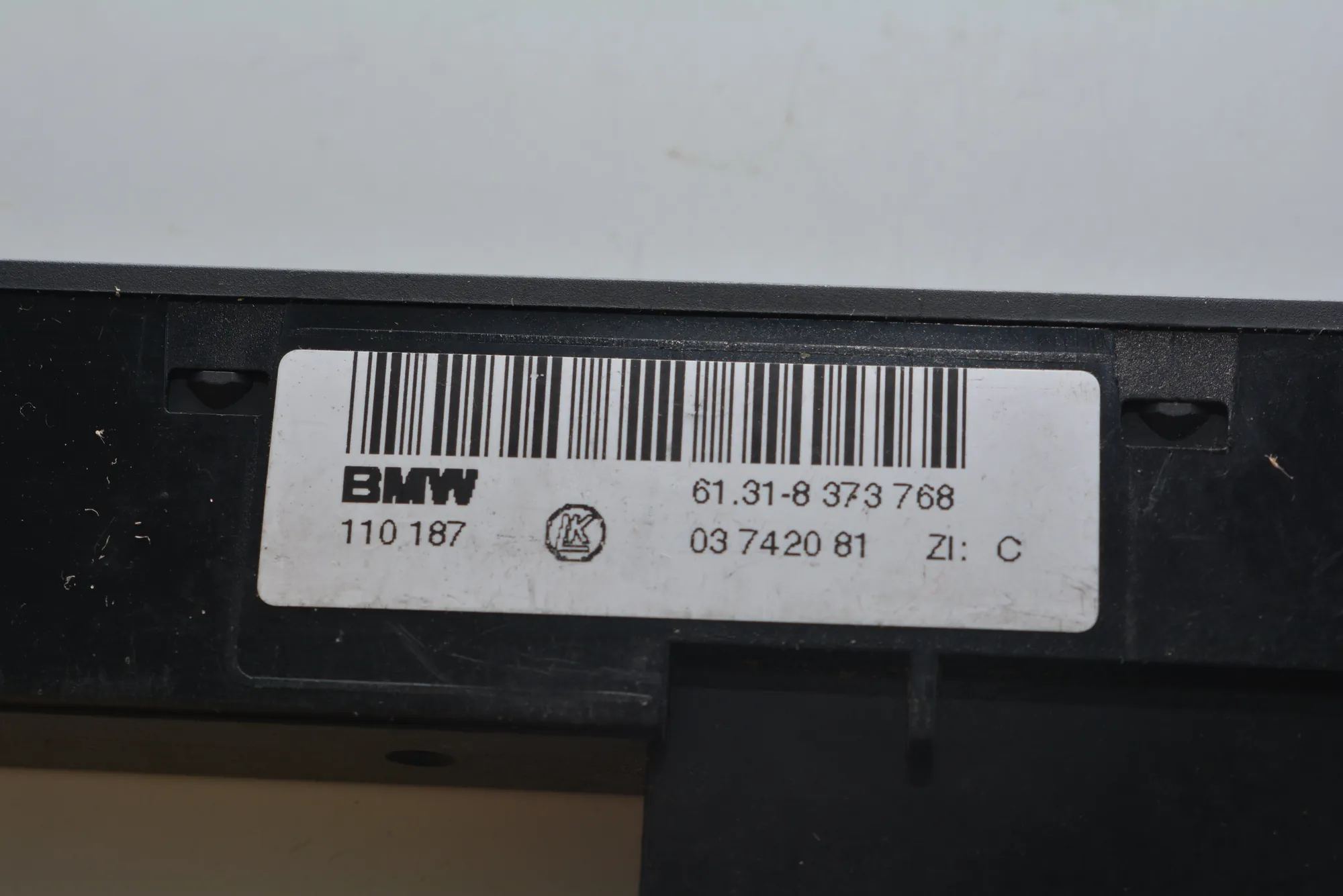 Button Switch Panel – OEM 8373768 · BMW 5 (E39) BMW 5 (E39) 2001 – 5