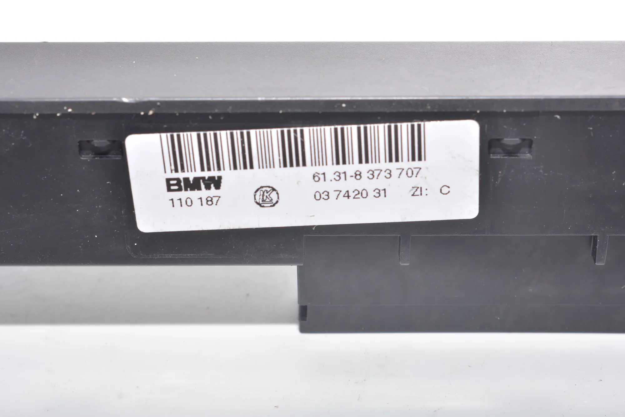 Button Switch Panel – OEM 8373707 · BMW 5 (E39) BMW 5 (E39) 2001 – 4