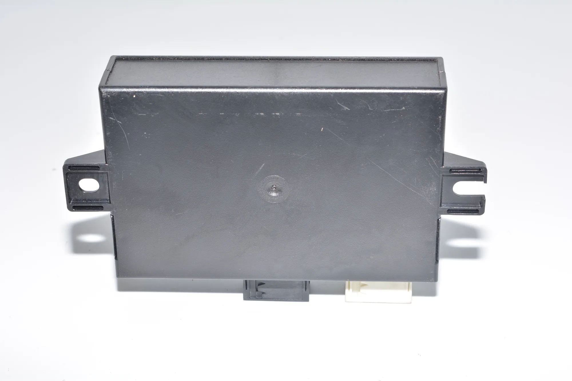 PDC Parking Sensor Control Unit – OEM 6904023 · BMW 5 (E39) BMW 5 (E39) 2001