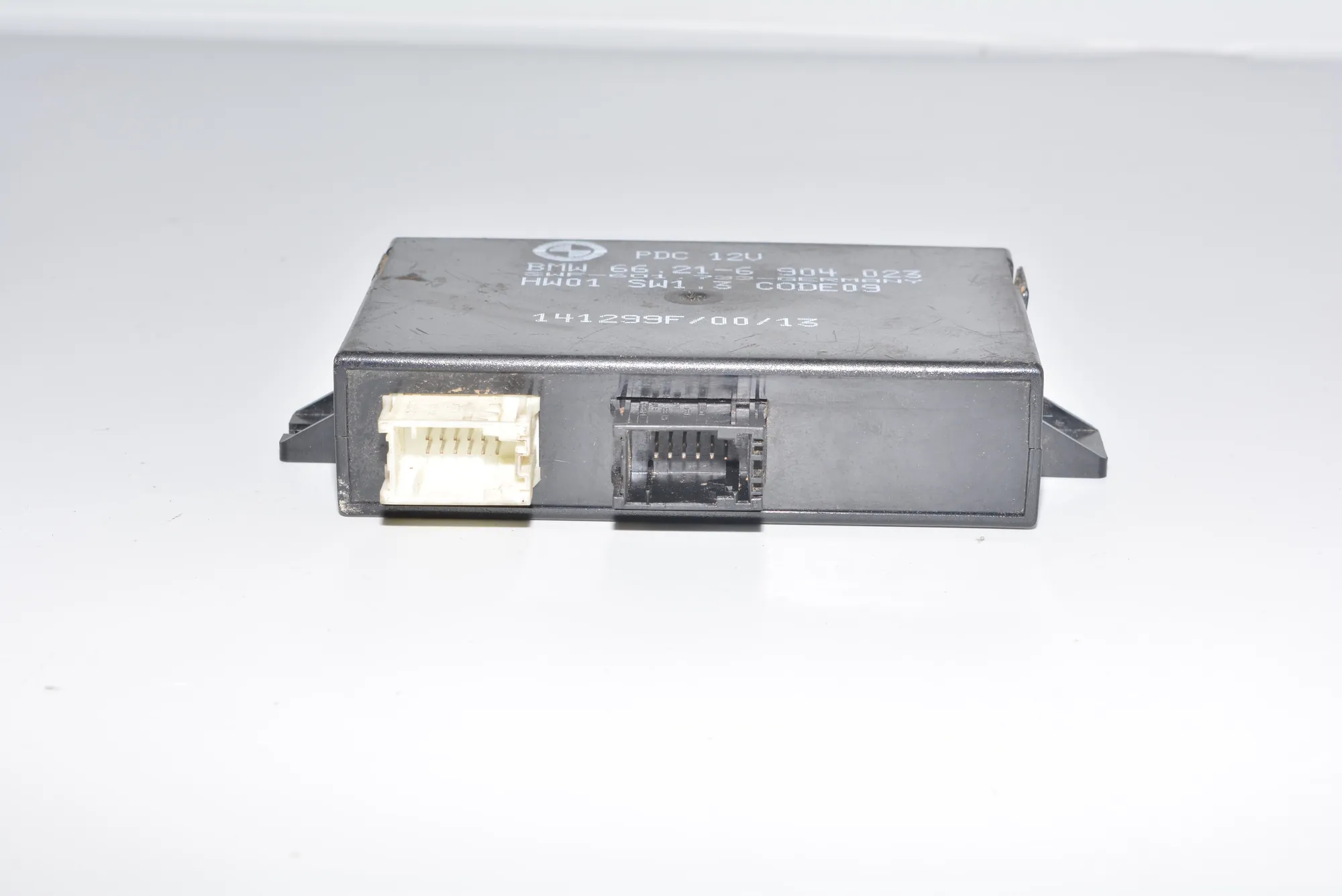 PDC Parking Sensor Control Unit – OEM 6904023 · BMW 5 (E39) BMW 5 (E39) 2001