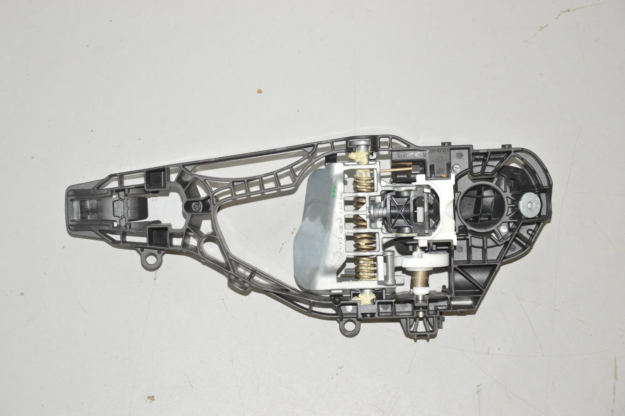 Rear Right Door Interior Handle Frame – OEM 7377242 · BMW 7 (G11, G12) BMW 7 (G11, G12) 2015 – 2