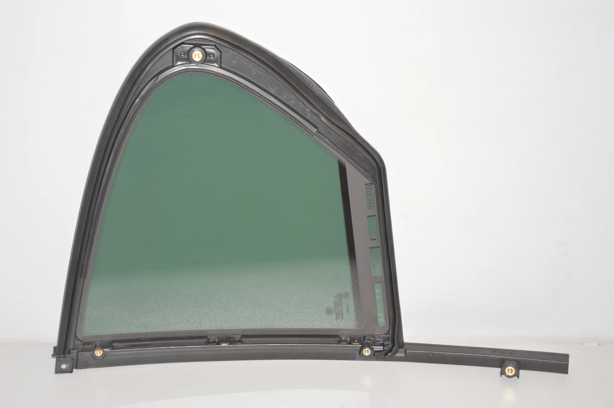 Rear Right Quarter Window – OEM 7373892 · BMW 7 (G11, G12) BMW 7 (G11, G12) 2015