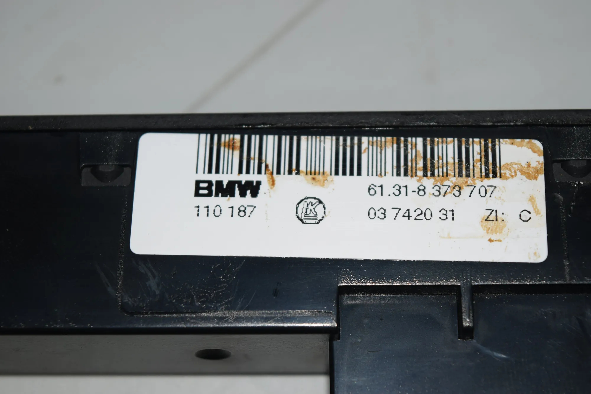 Button Switch Panel – OEM 8373707 · BMW 5 (E39) BMW 5 (E39) 2001 – 3