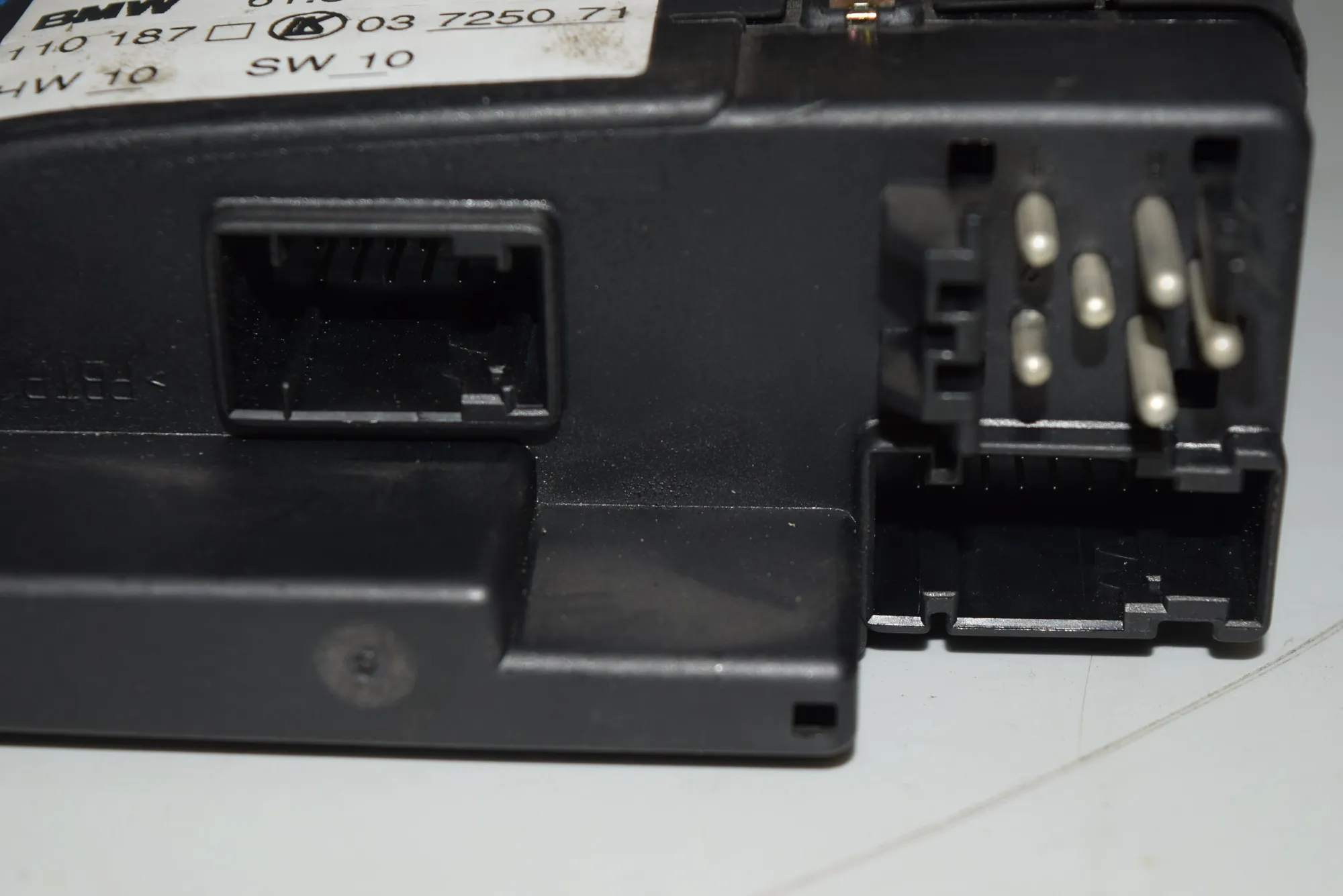 Front Left Door Window Switch – OEM 8380645 · BMW 5 (E39) BMW 5 (E39) 2002 – 3