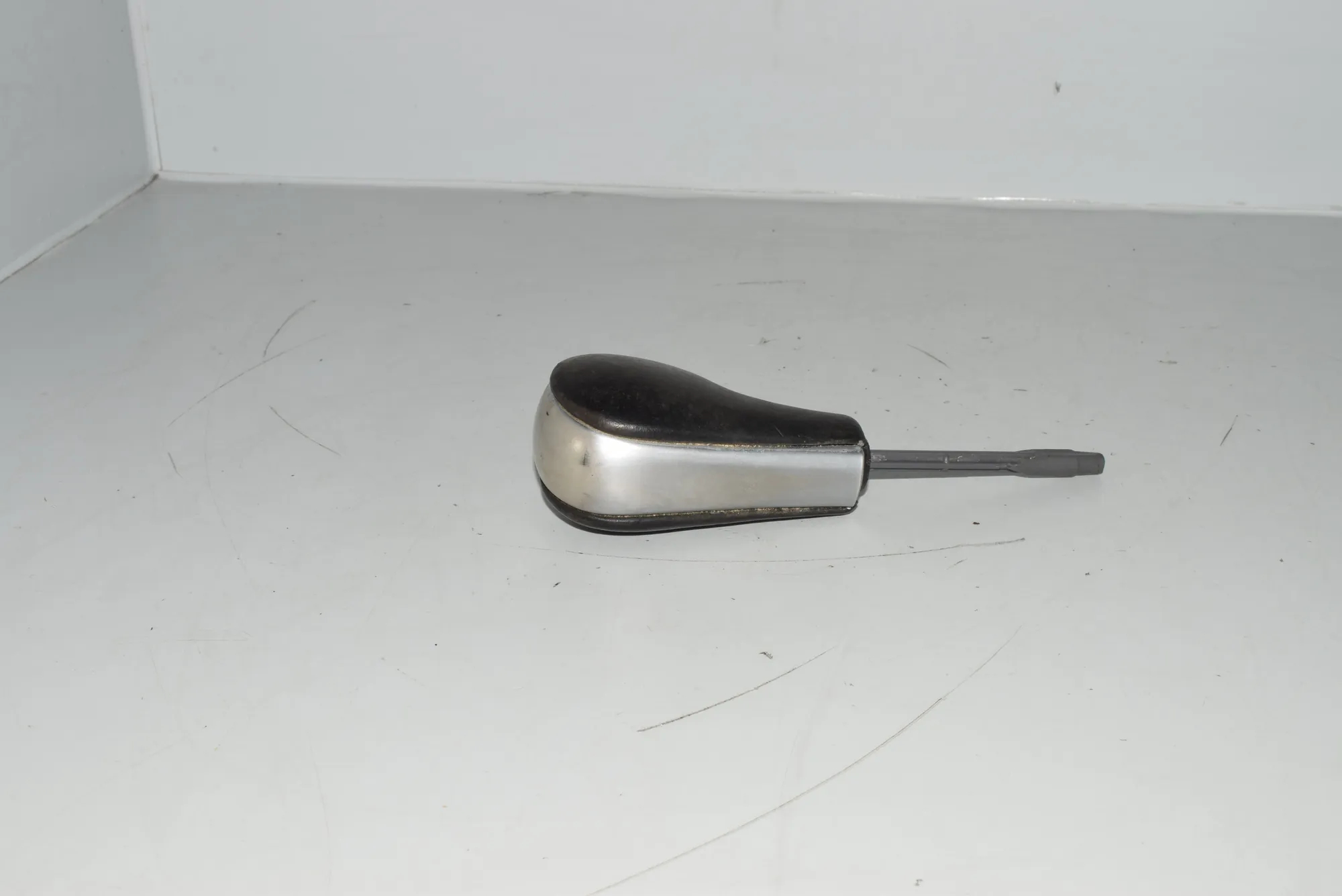 Gear Shifting Knob · BMW 5 (E39) BMW 5 (E39) 2000