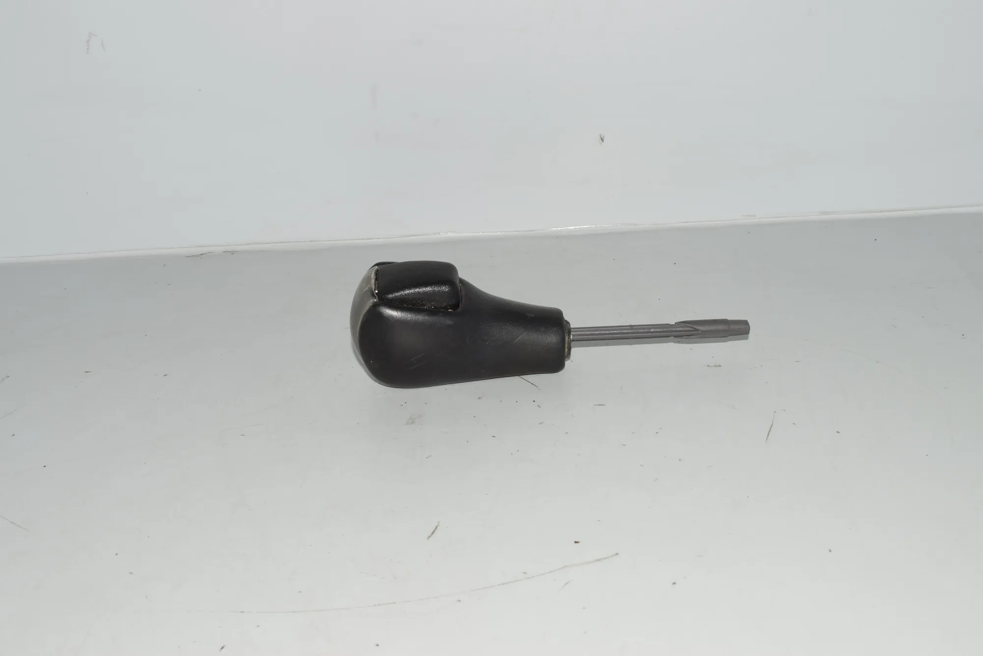 Gear Shifting Knob – OEM NA · BMW 5 (E39) BMW 5 (E39) 2000 – 3