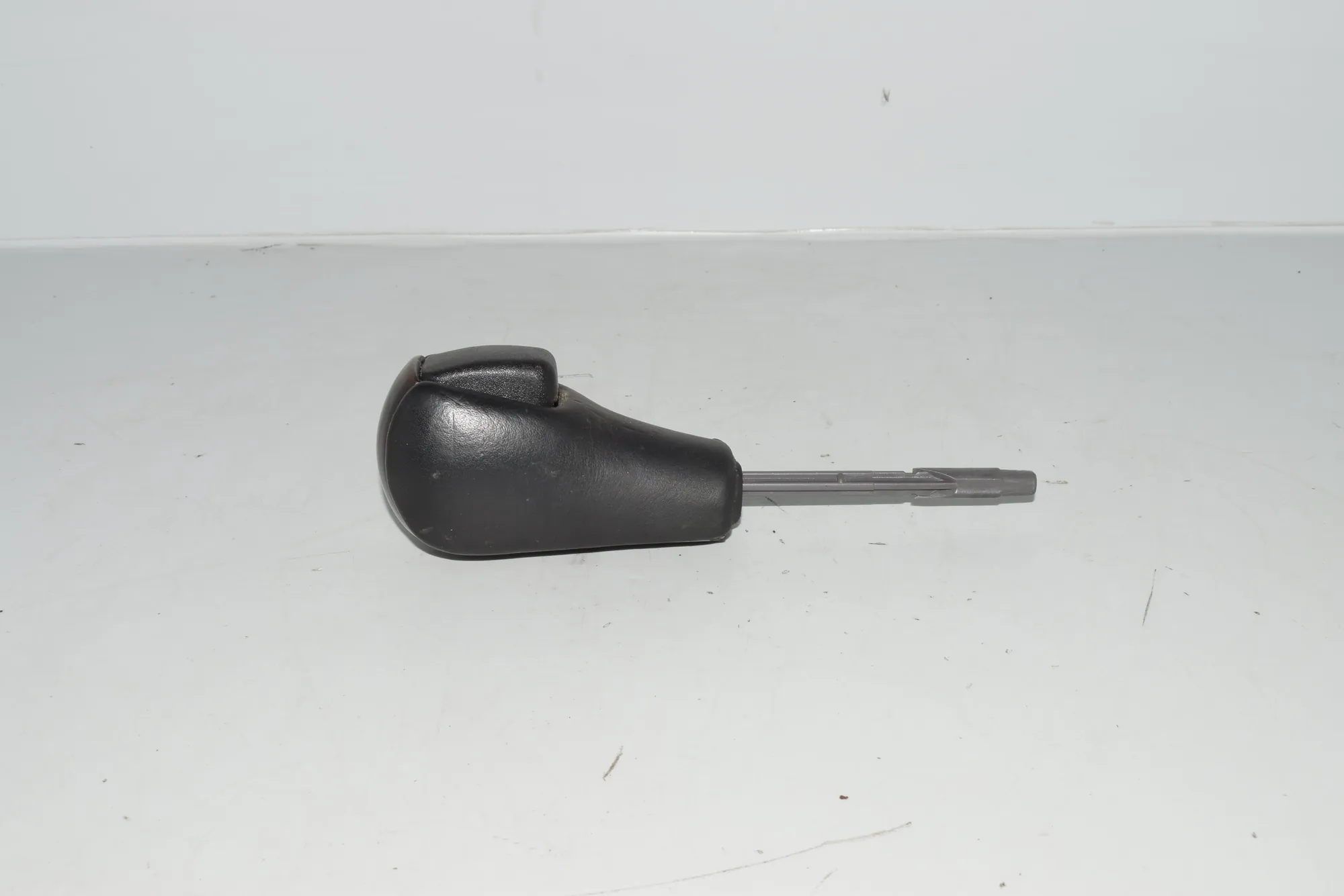 Gear Shifting Knob – OEM NA · BMW 5 (E39) BMW 5 (E39) 2000 – 3
