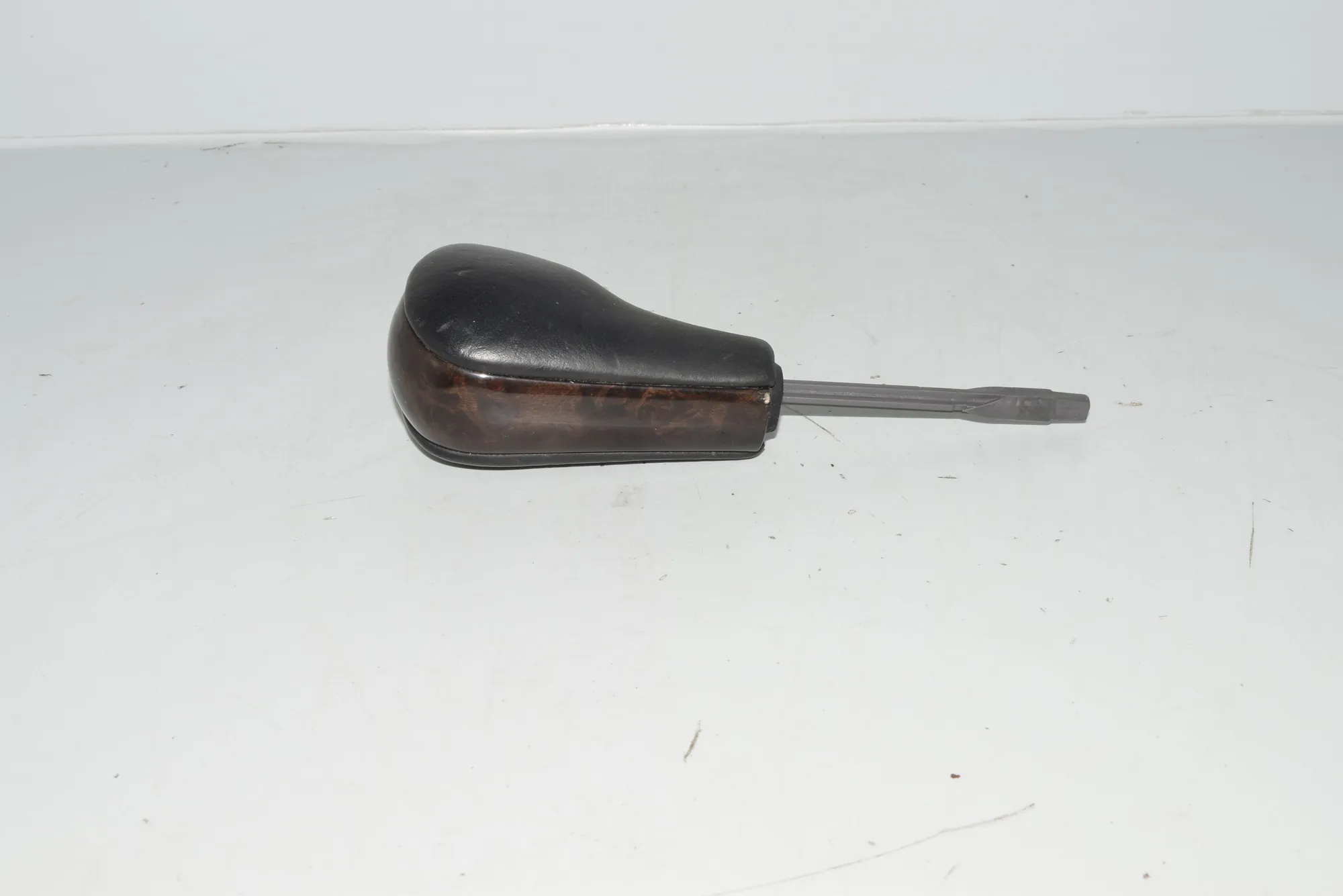 Gear Shifting Knob – OEM NA · BMW 5 (E39) BMW 5 (E39) 2000 – 2