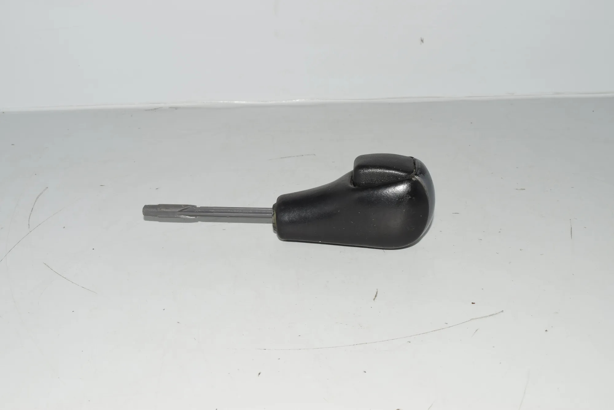 Gear Shifting Knob – OEM NA · BMW 5 (E39) BMW 5 (E39) 2000 – 4